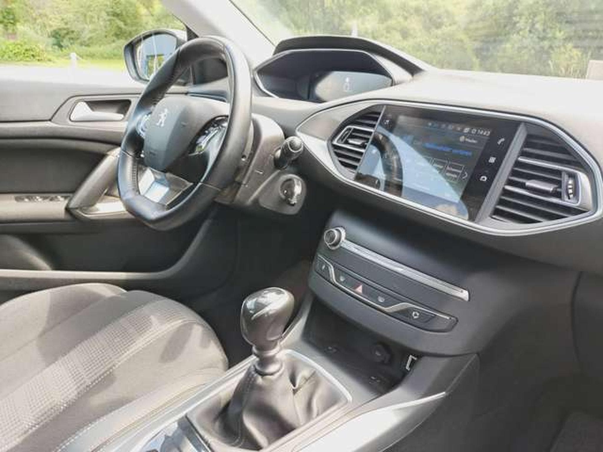 Peugeot 308 Allure (2021) - Photo 9
