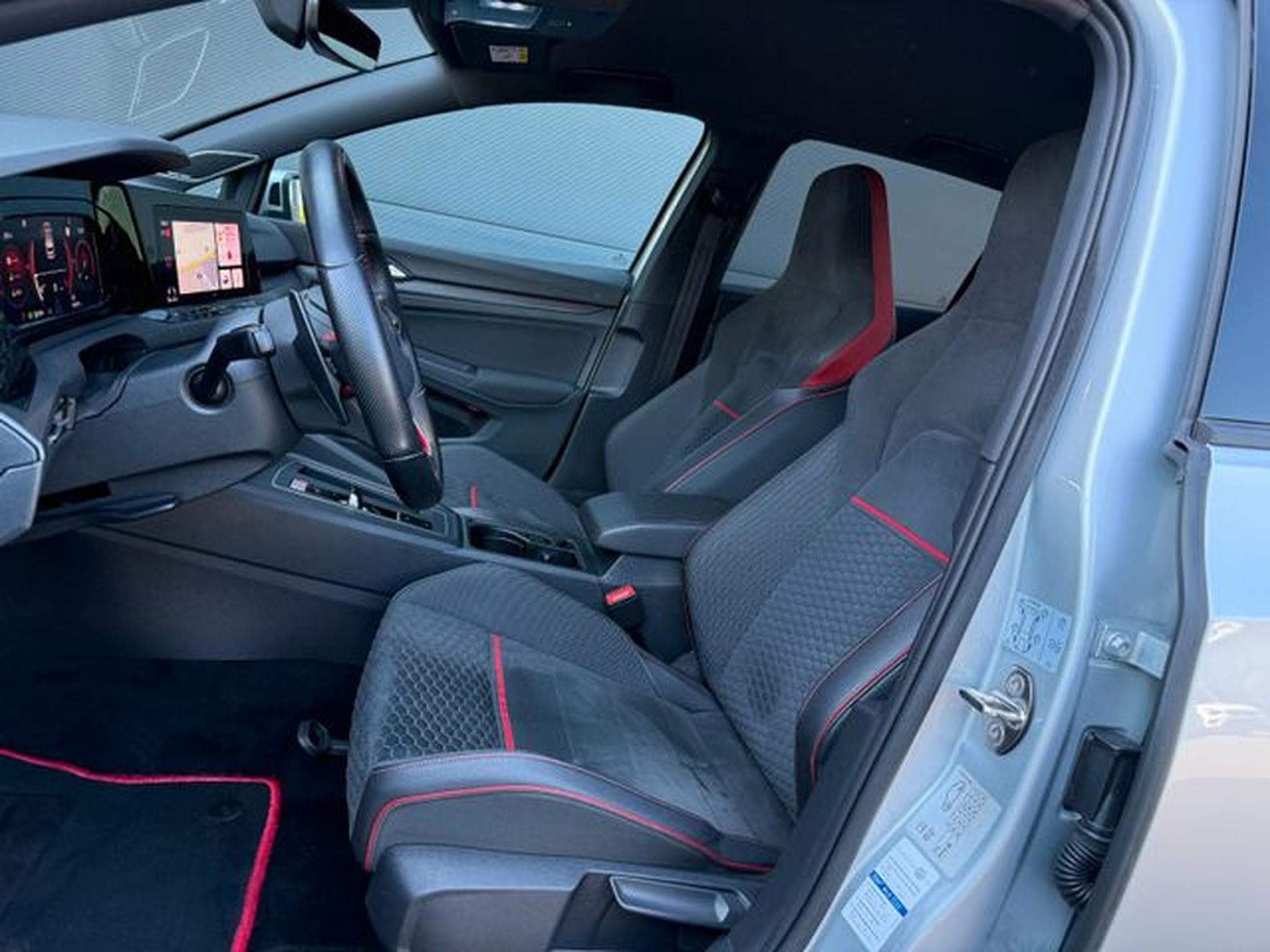 VW Golf Golf VIII GTI Clubsport H/K Sound 19" IQ DCC HUD (2021) - Photo 10