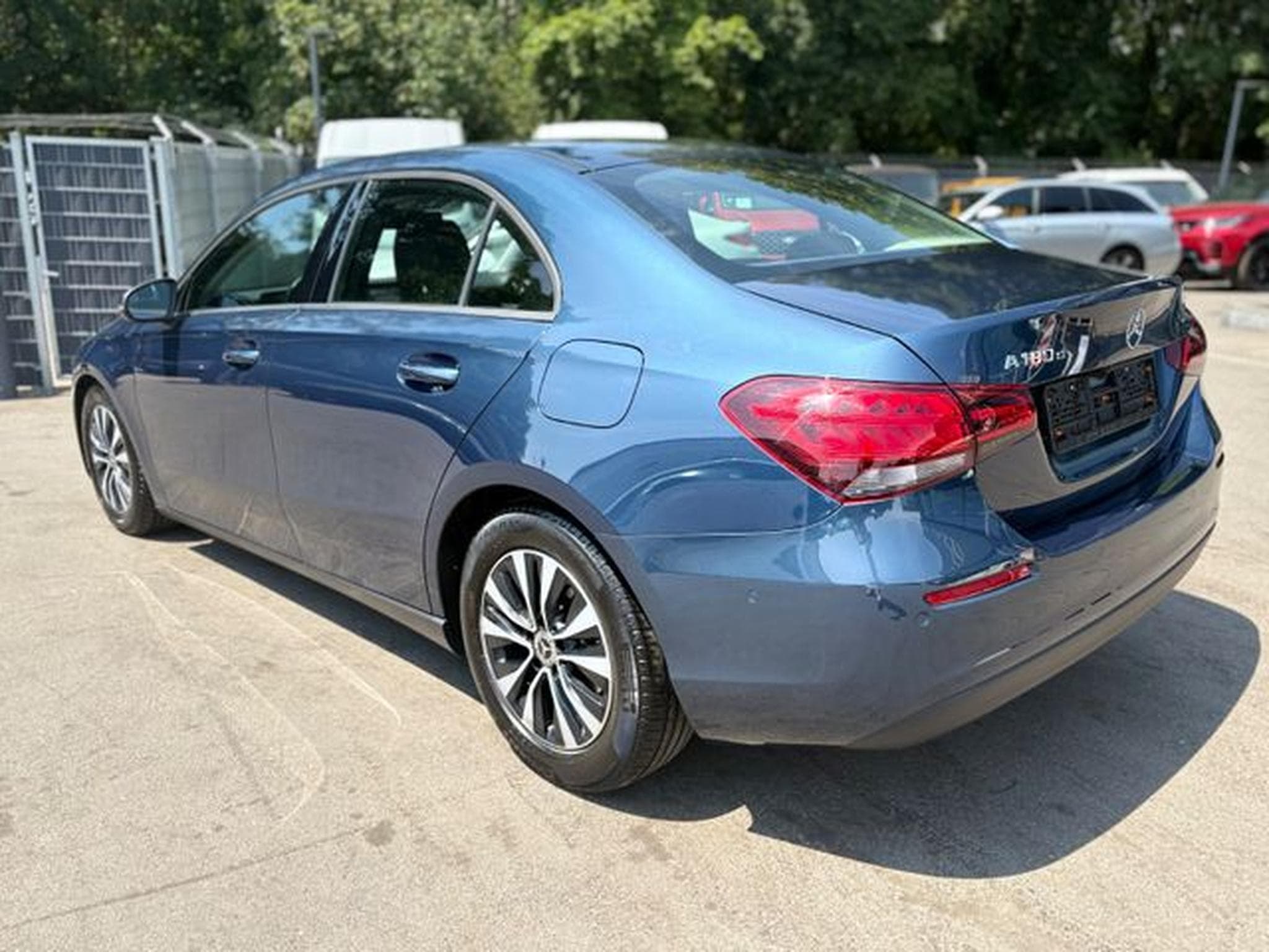 Mercedes A 180 A 180 d LIMOUSINE *MULTIBEAM*KAM*SHZ*ALU* (2021) - Photo 10