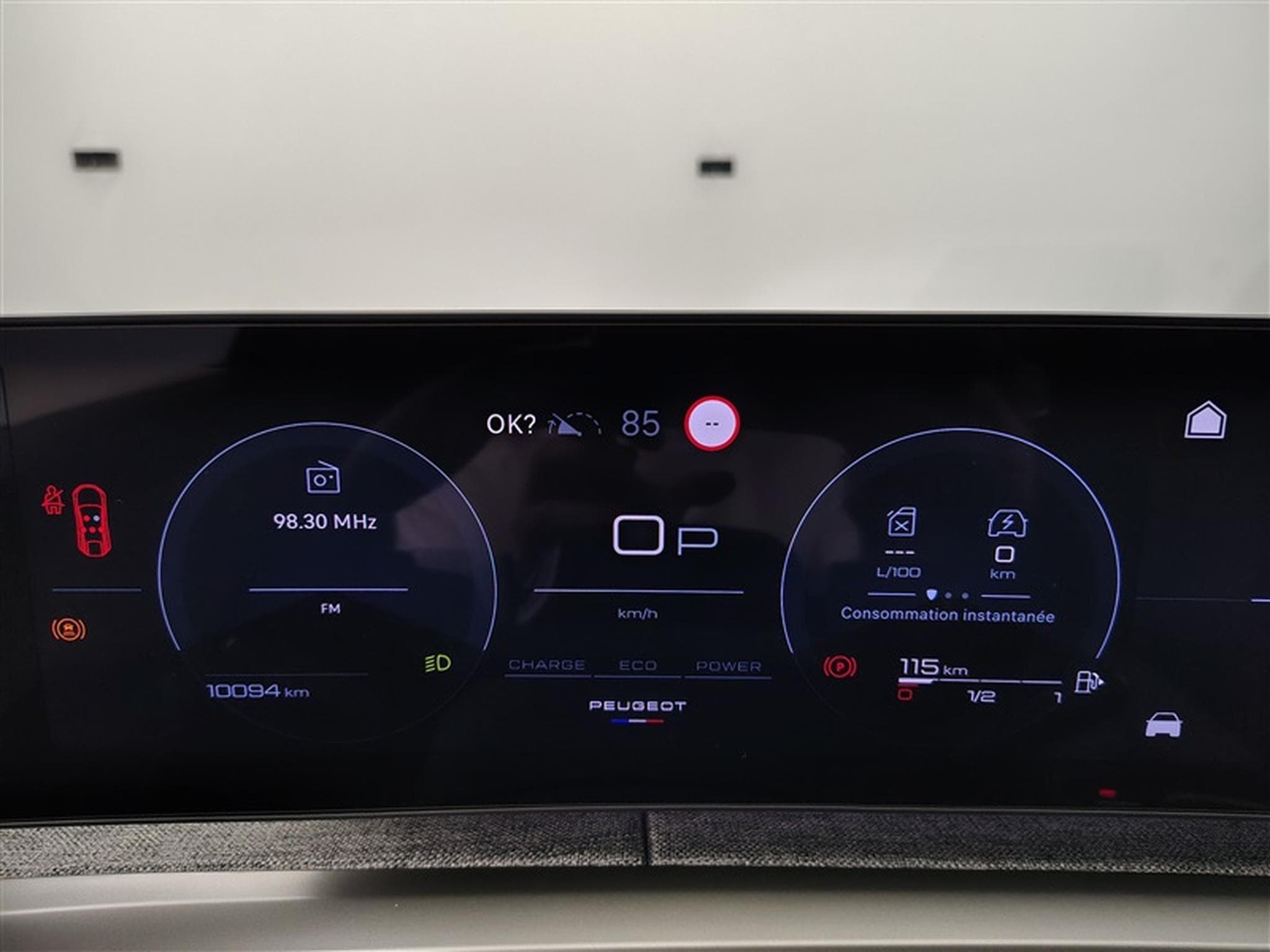 Peugeot 3008 1.2 HYBRID 145cv e-DSC6 GT NAVI / FULL LED / PANO / CAMERA (2025) - Photo 10