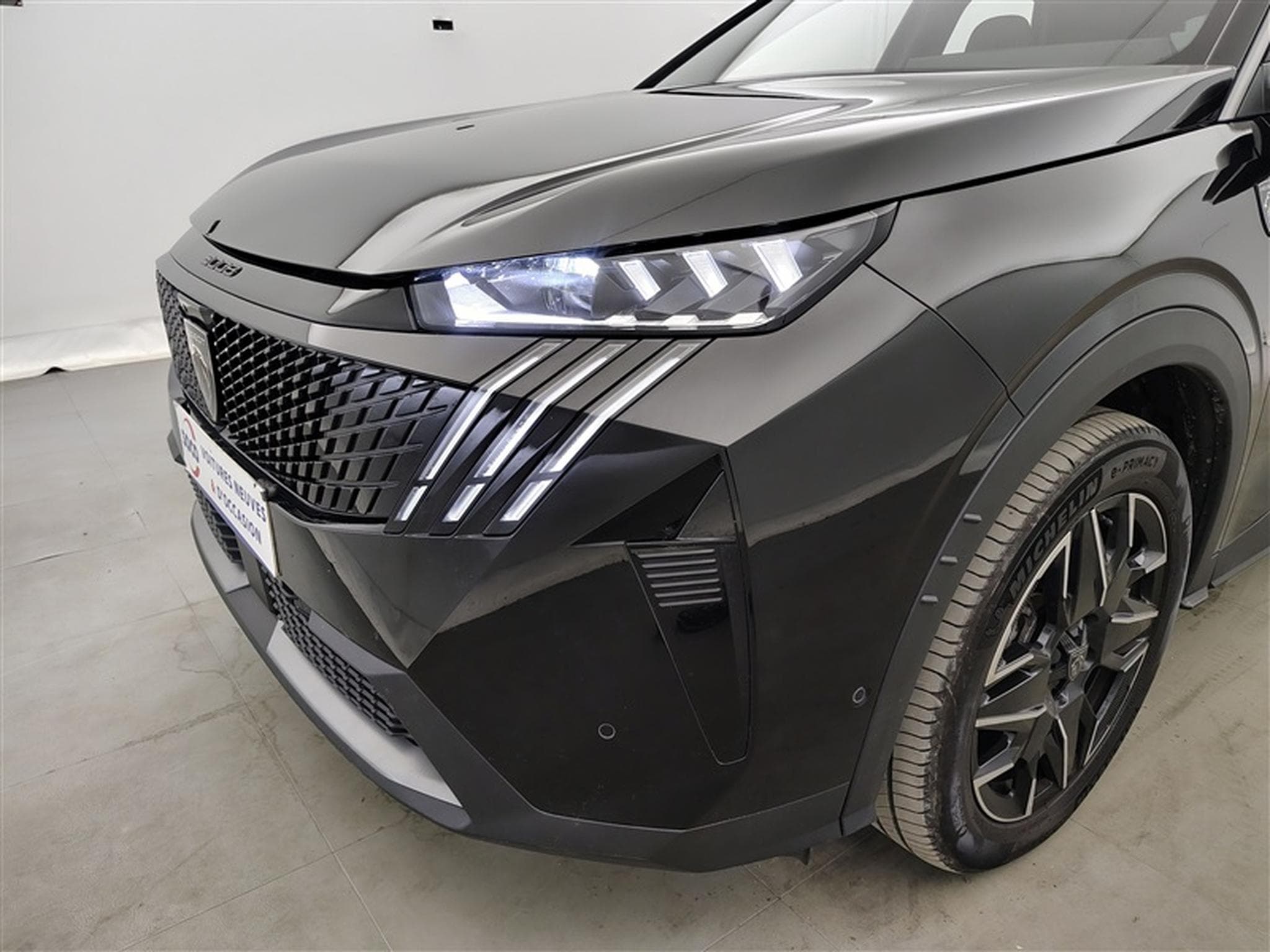 Peugeot 3008 1.2 HYBRID 145cv e-DSC6 GT NAVI / FULL LED / PANO / CAMERA (2025) - Photo 15