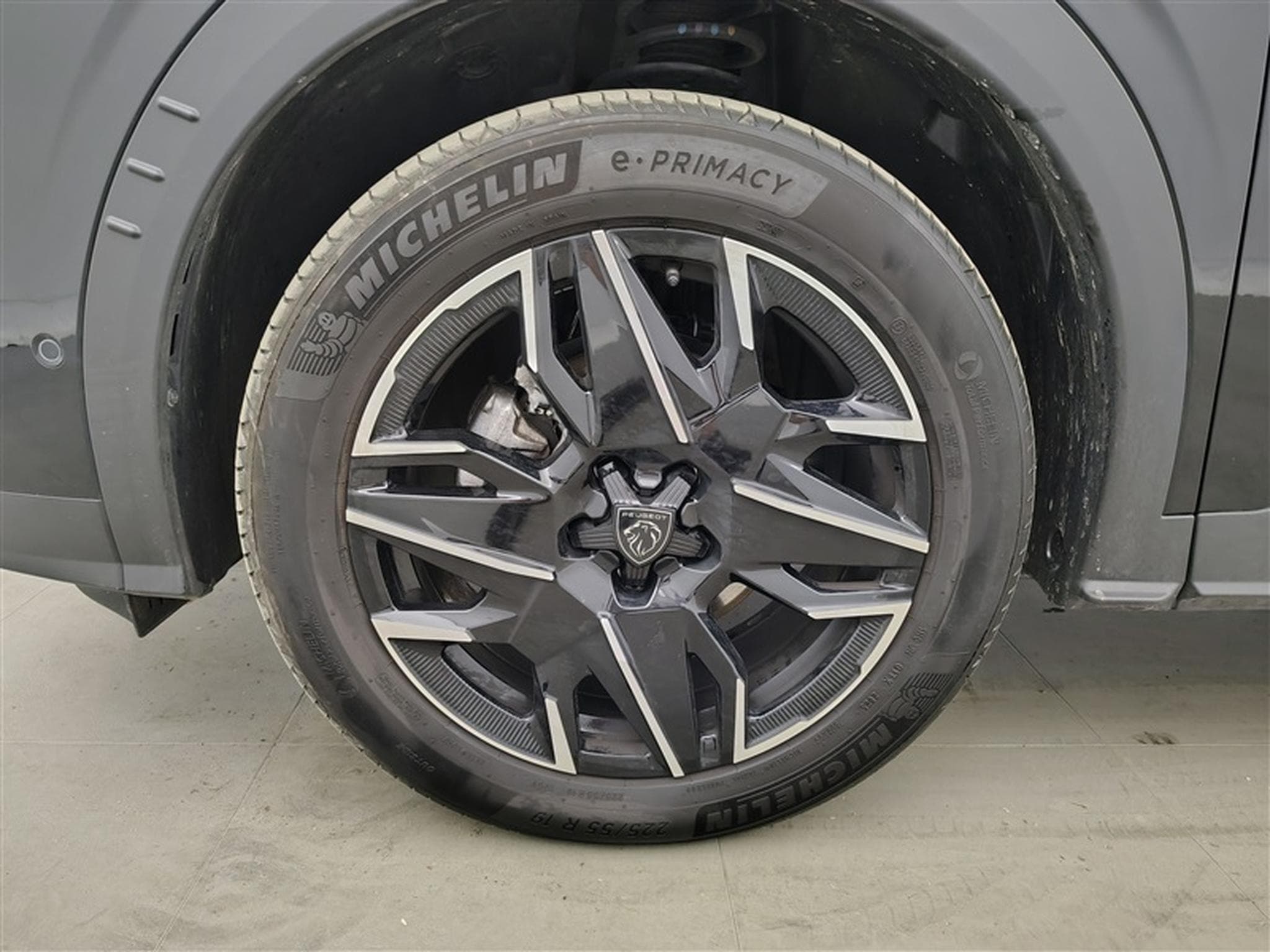 Peugeot 3008 1.2 HYBRID 145cv e-DSC6 GT NAVI / FULL LED / PANO / CAMERA (2025) - Photo 6