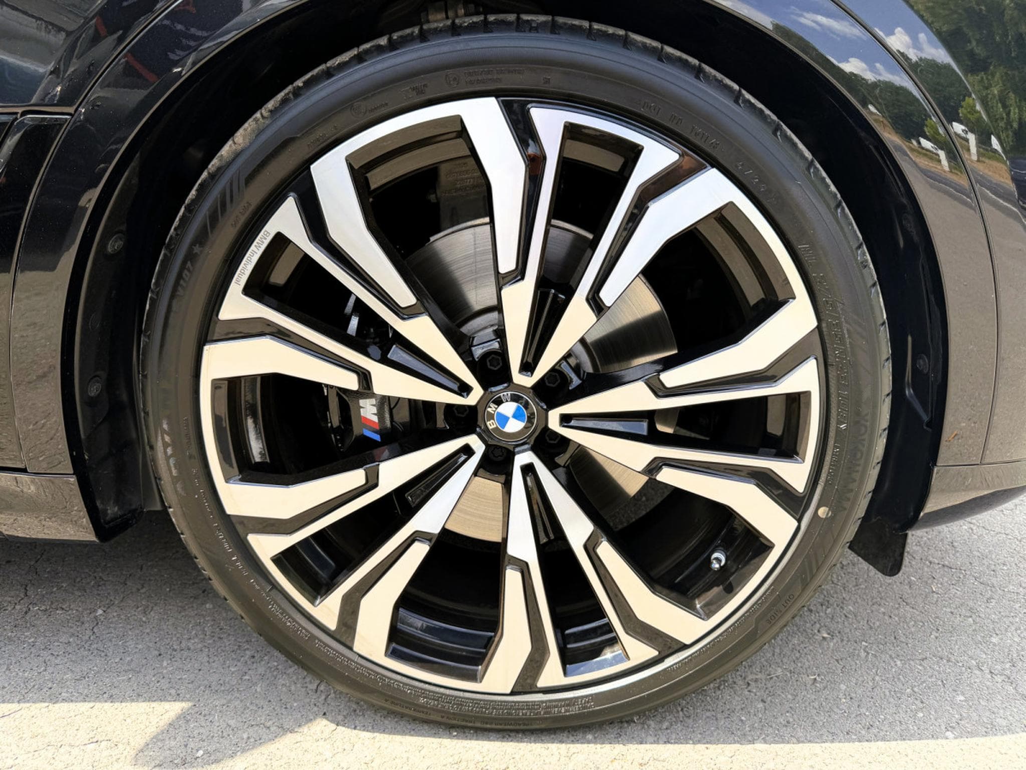 BMW X7 SKY LOUNGE, B&W, 23" FULL PPF, KRISTALL ICONIC GLOW (2025) - Photo 24