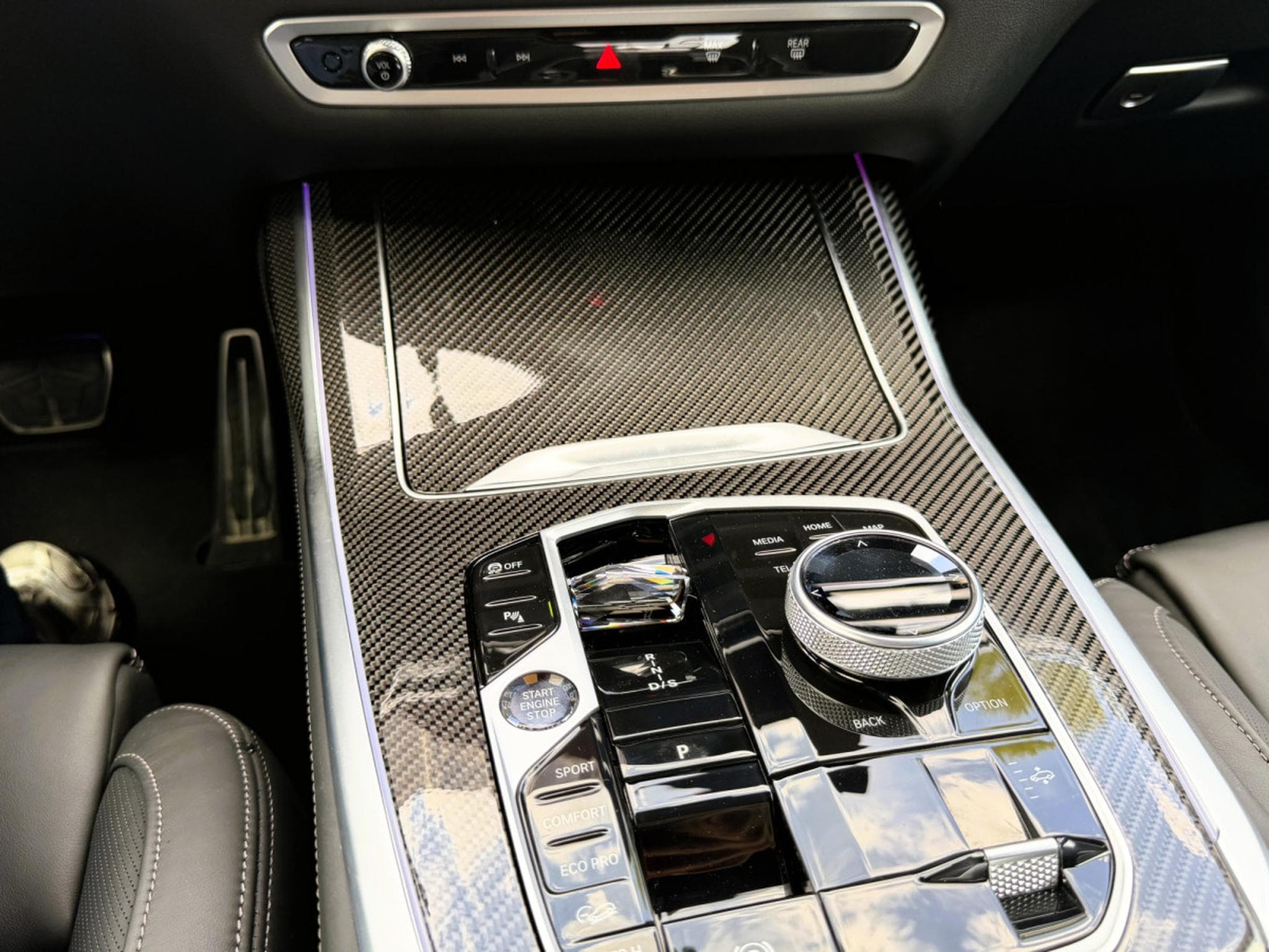 BMW X7 SKY LOUNGE, B&W, 23" FULL PPF, KRISTALL ICONIC GLOW (2025) - Photo 26
