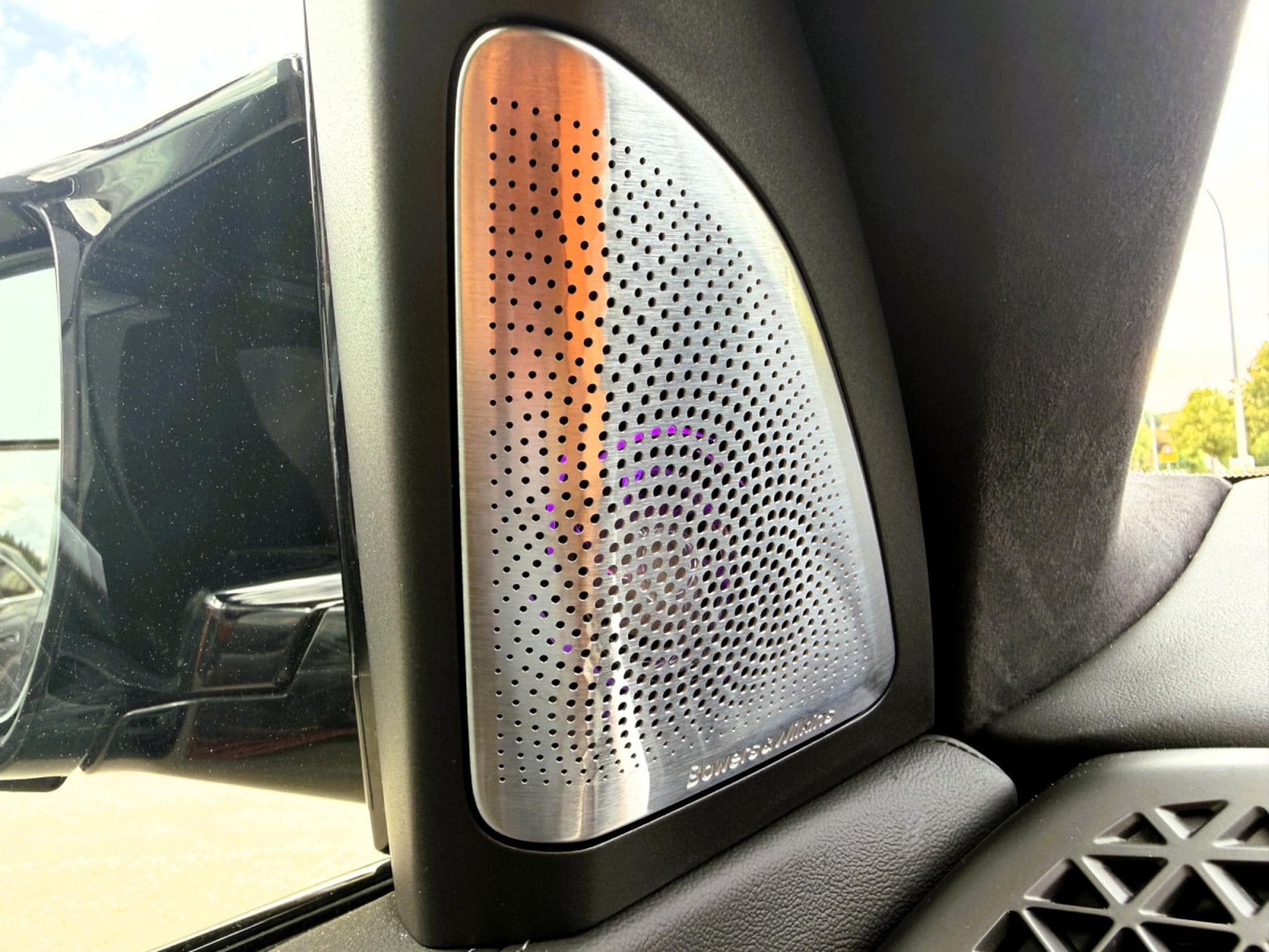BMW X7 SKY LOUNGE, B&W, 23" FULL PPF, KRISTALL ICONIC GLOW (2025) - Photo 28