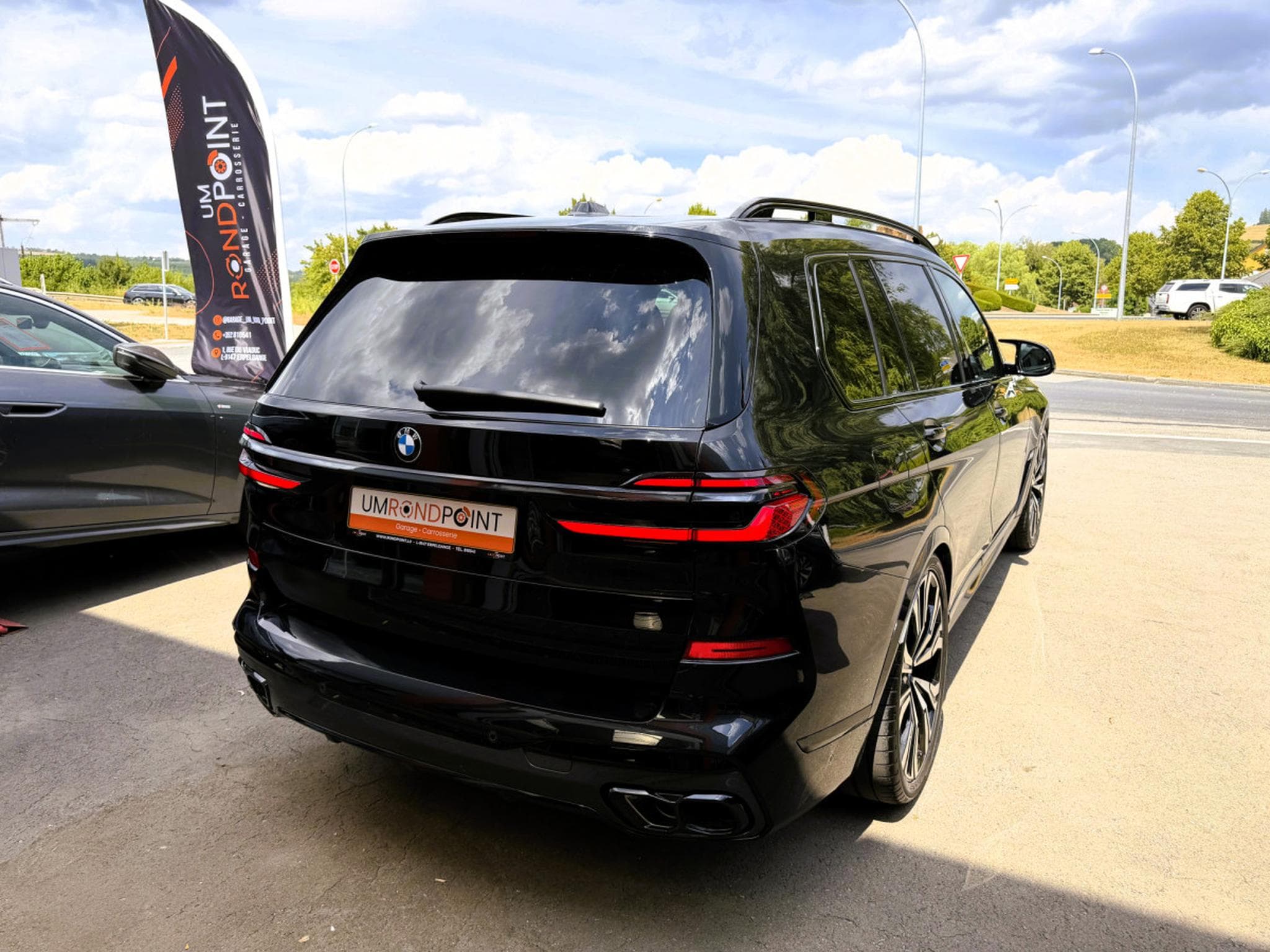 BMW X7 SKY LOUNGE, B&W, 23" FULL PPF, KRISTALL ICONIC GLOW (2025) - Photo 8