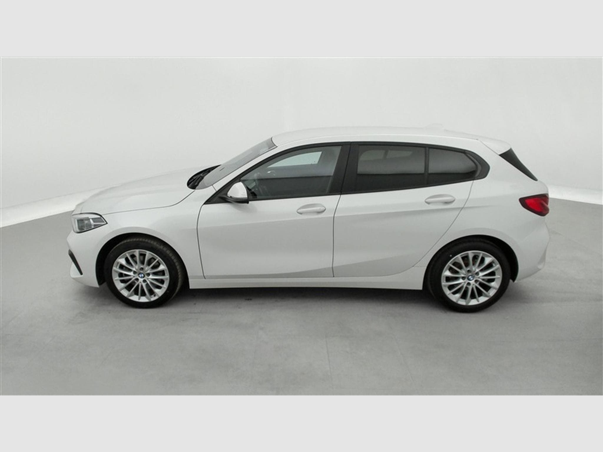BMW 118 118iA Business Line NAVI/FULL LED/JA17/PDC AV AR (2022) - Photo 3