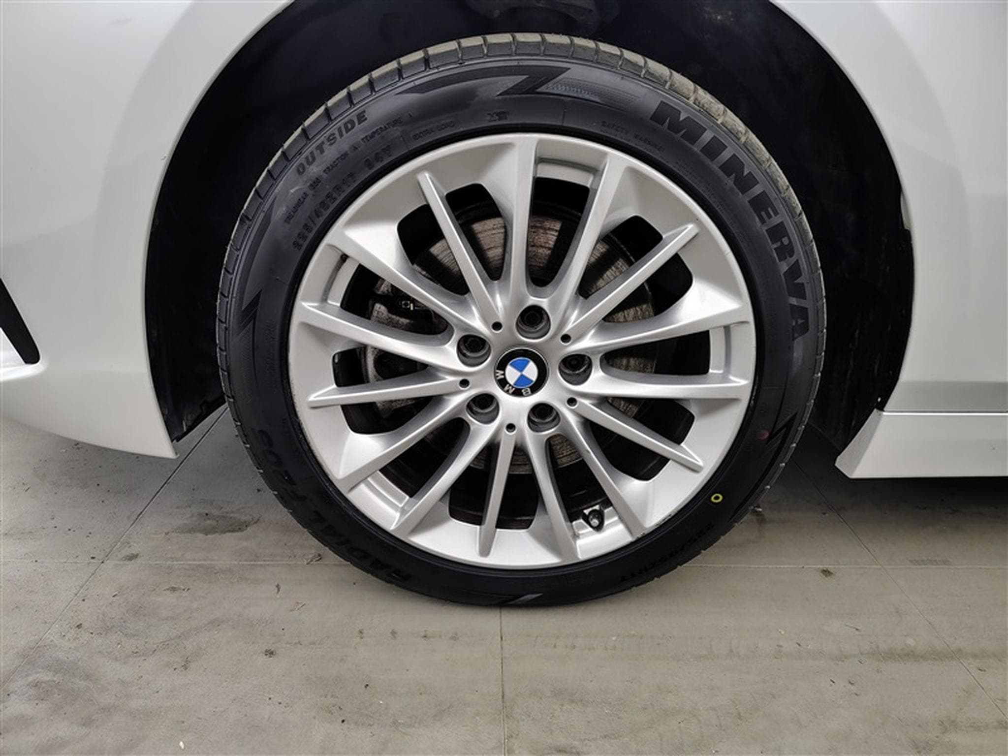 BMW 118 118iA Business Line NAVI/FULL LED/JA17/PDC AV AR (2022) - Photo 6