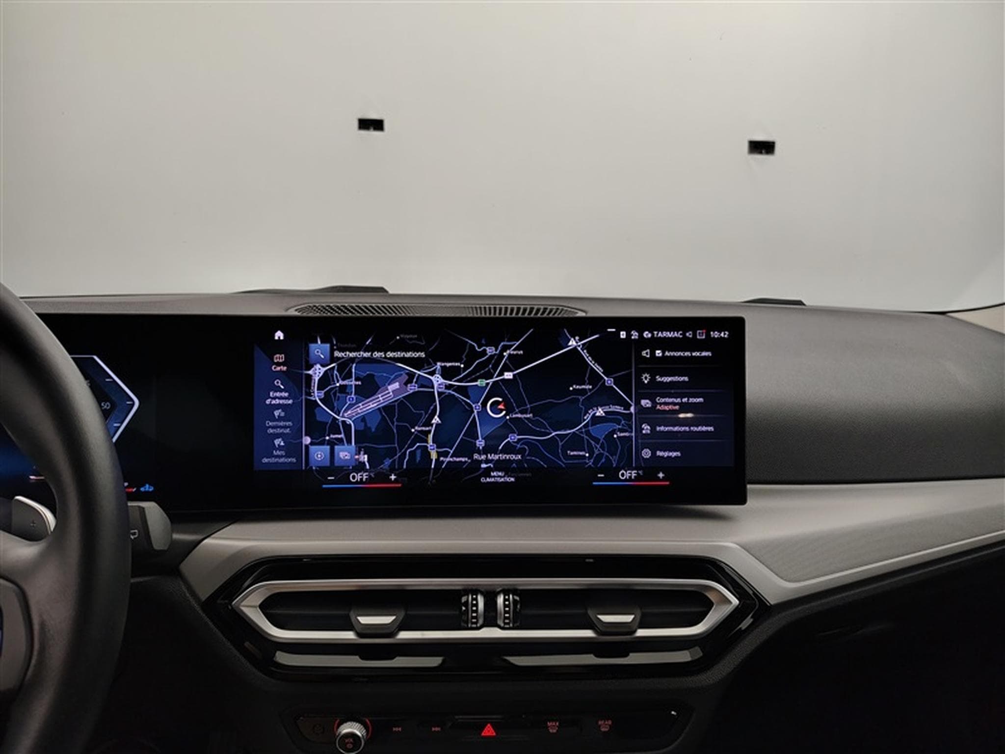 BMW 318 318iA Touring  Navi Cockpit / Led / PDC av+ar (2024) - Photo 11