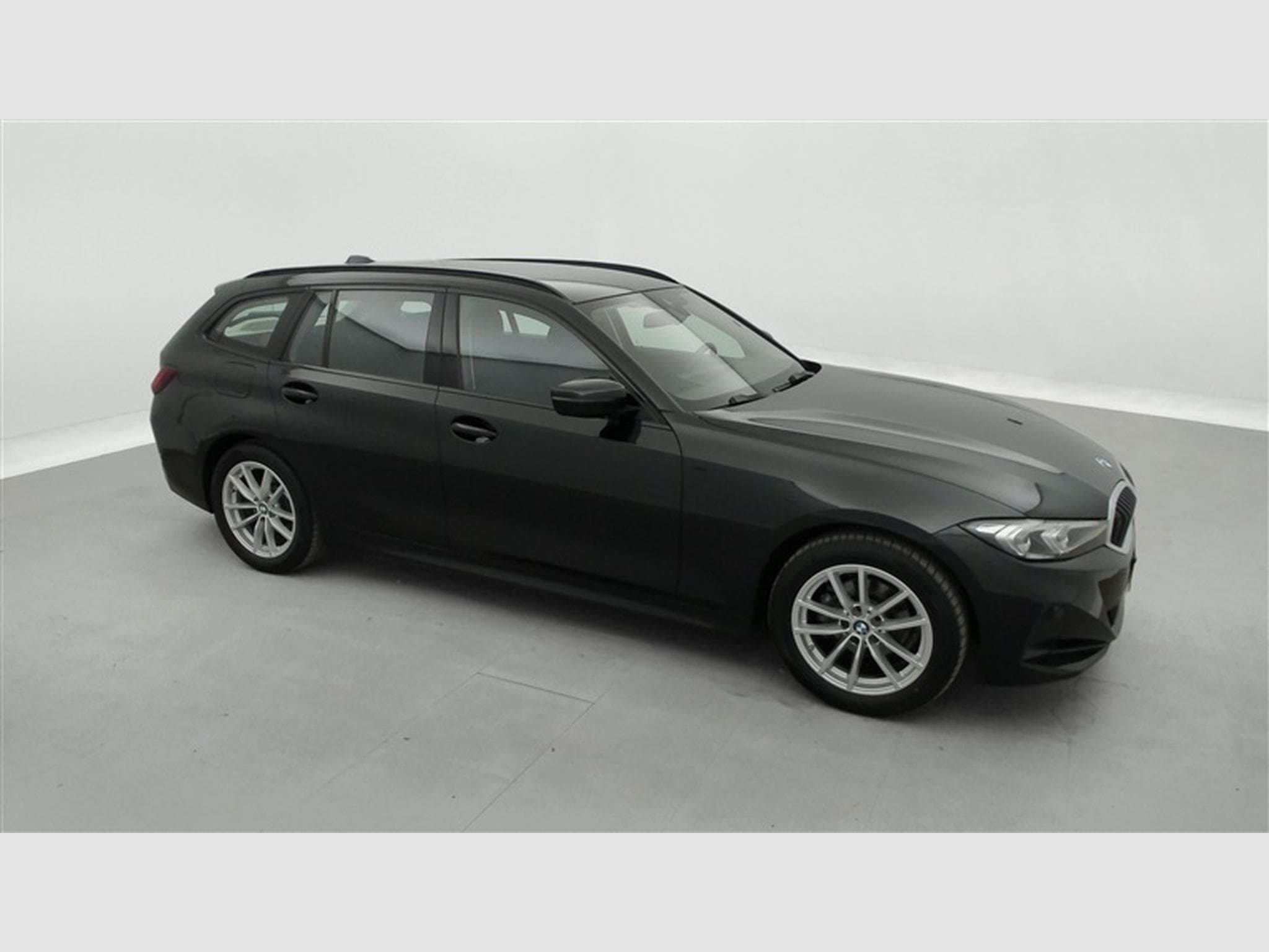 BMW 318 318iA Touring  Navi Cockpit / Led / PDC av+ar (2024) - Photo 24