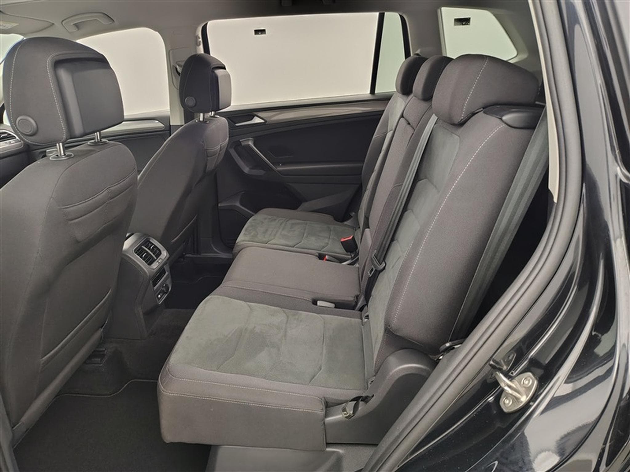 VW Tiguan 1.5 TSI 7pl. DSG Navi Cockpit / Led / PDC+Caméra (2024) - Photo 13
