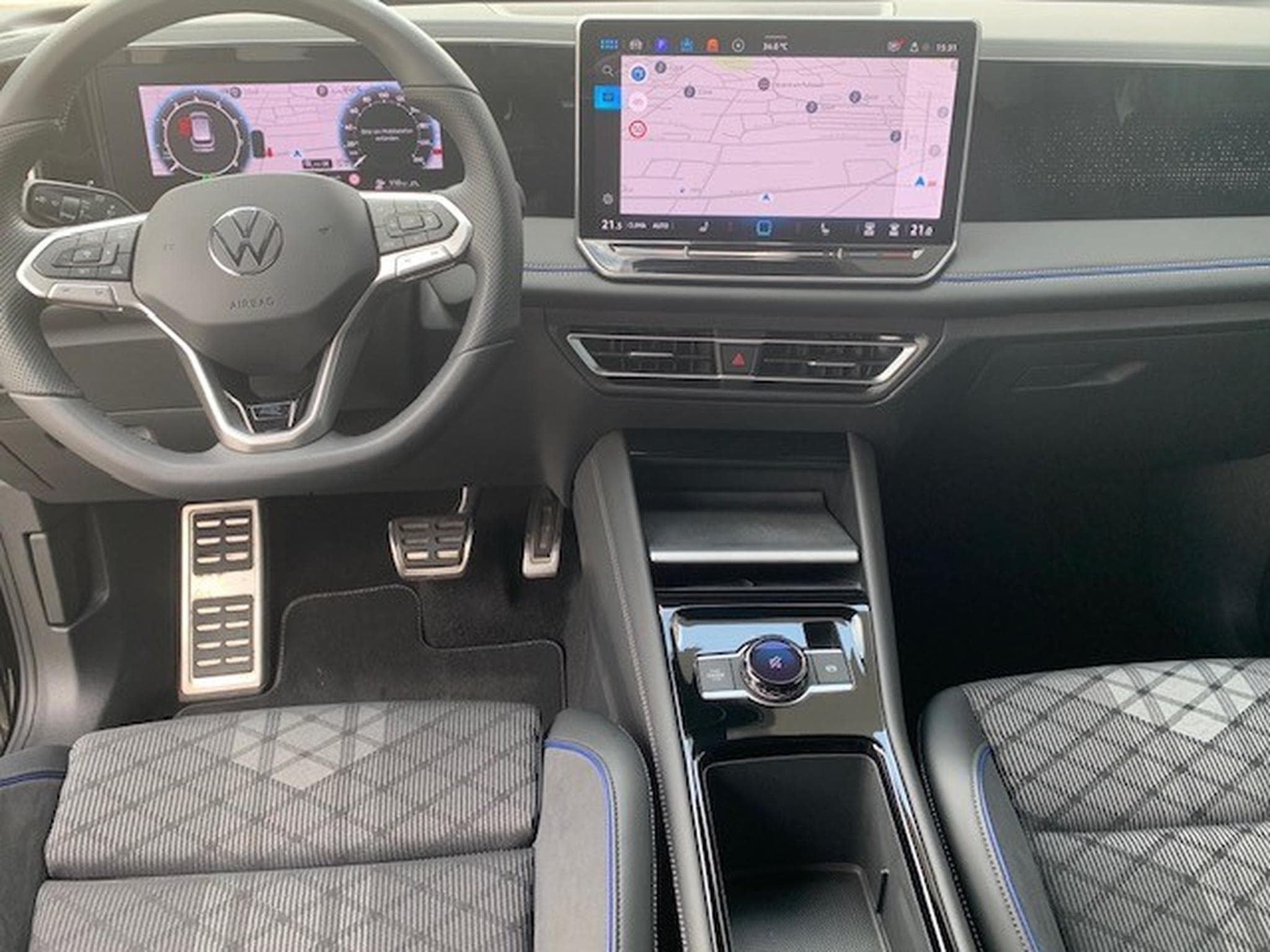 VW Tiguan R-LINE BLACK STYLE 2.0TSI 265CV 4MOTION DSG7 (2025) - Photo 3