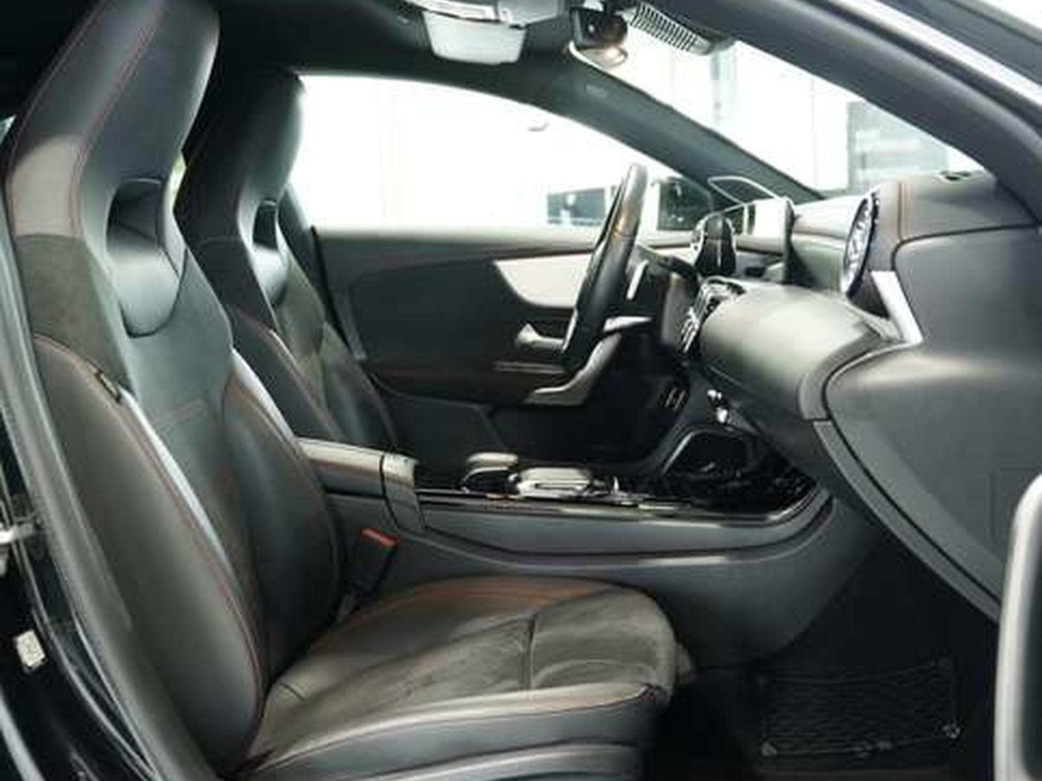 Mercedes CLA 250 AMG Line Limousine 2.H *19*BURM*Digital (2020) - Photo 11