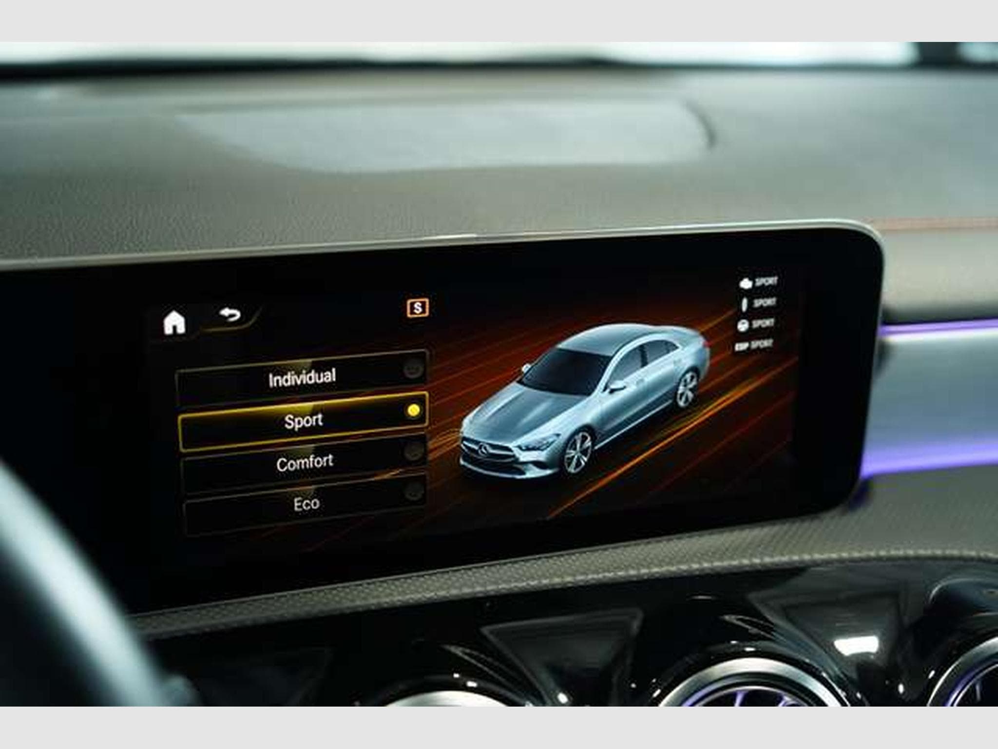 Mercedes CLA 250 AMG Line Limousine 2.H *19*BURM*Digital (2020) - Photo 39