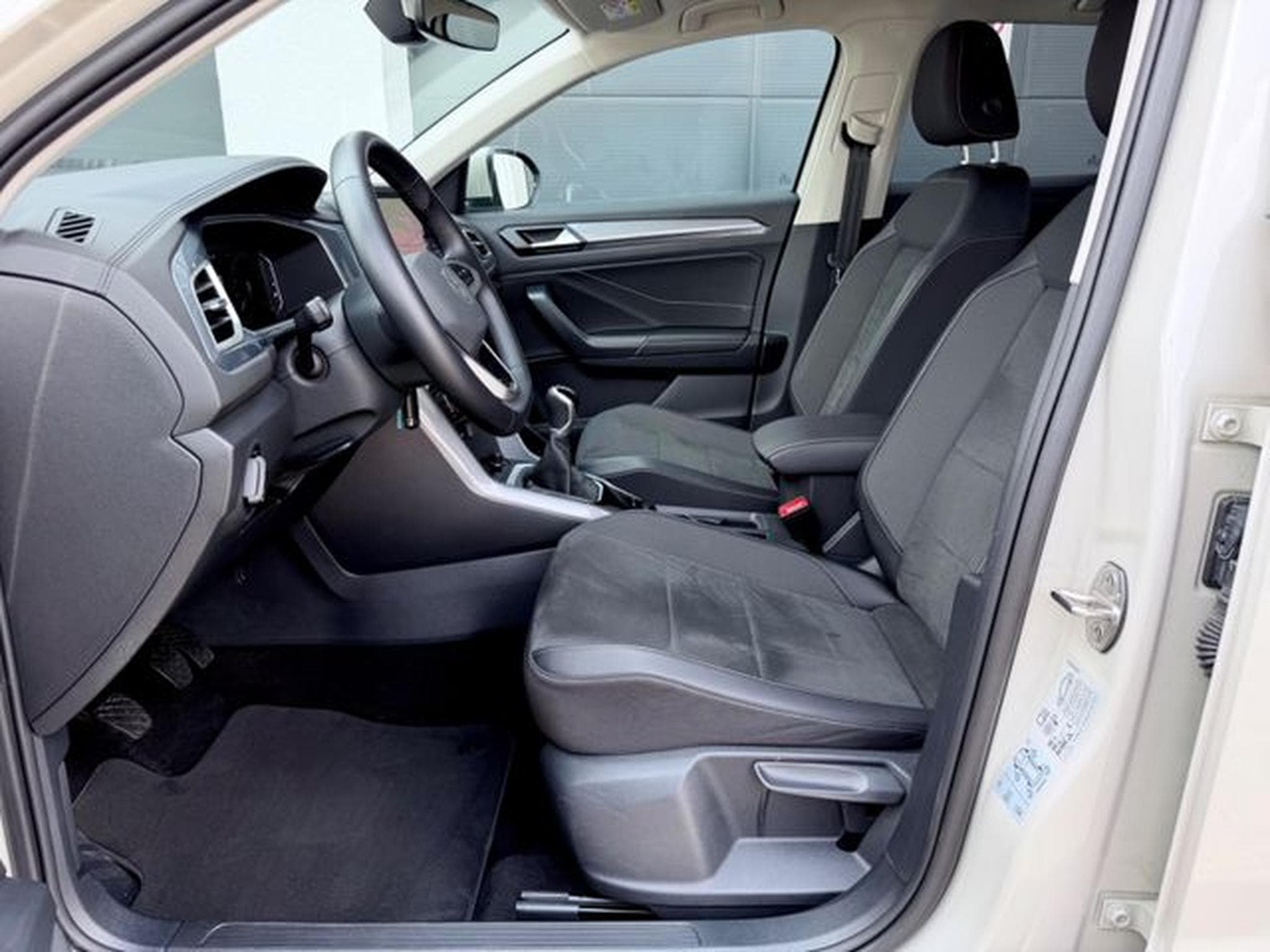 VW T-Roc T-Roc 1.5 TSI /LED/ACC/CARPLAY/1.HAND/GARANTIE/ (2025) - Photo 9