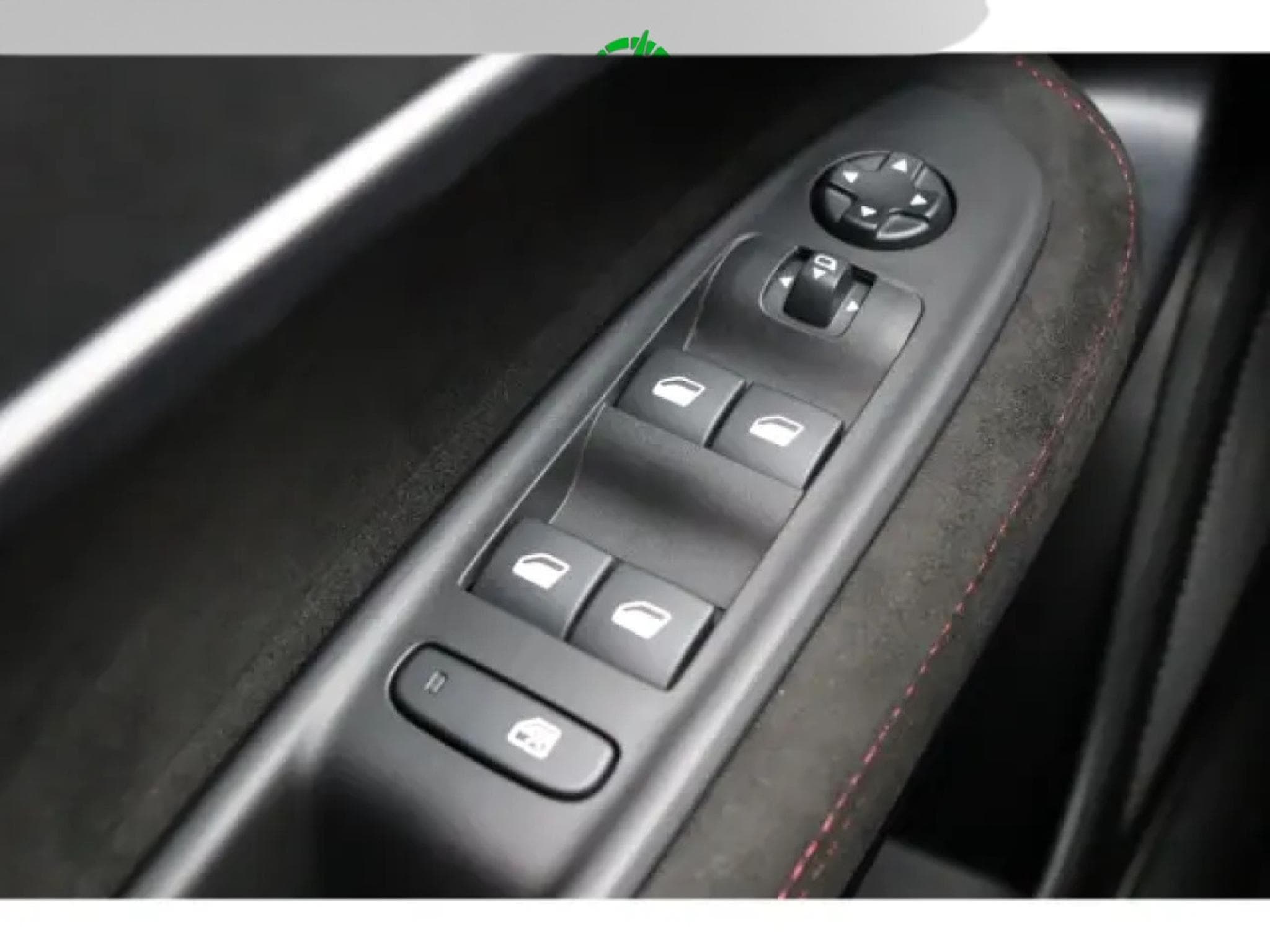 Alfa-Romeo Junior Ibrida 1.2 VGT Q4 (2025) - Photo 21
