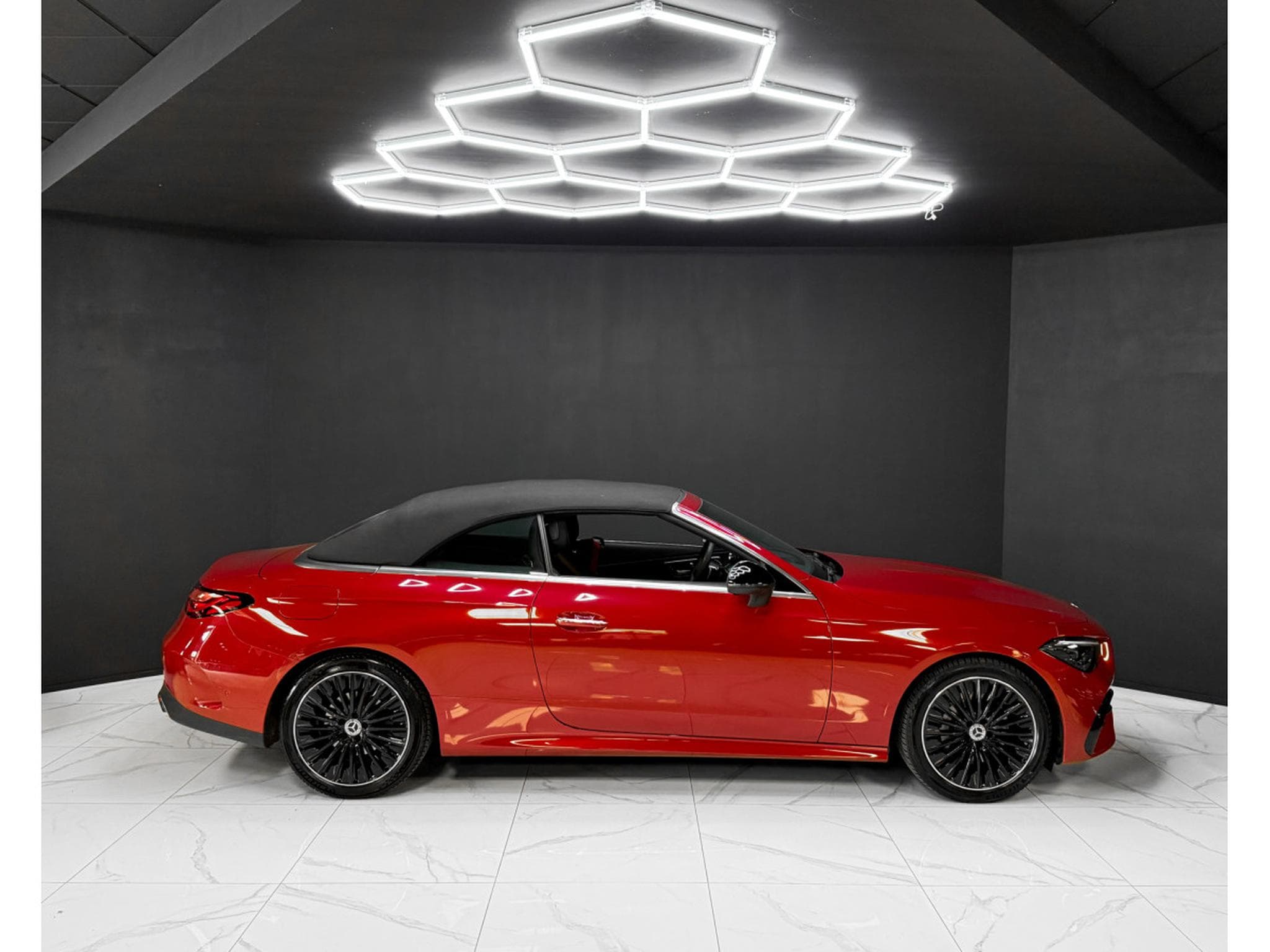 Mercedes CLE 200 Cabriolet / AMG / KEYLESS / BURMESTER / ACC (2025) - Photo 6