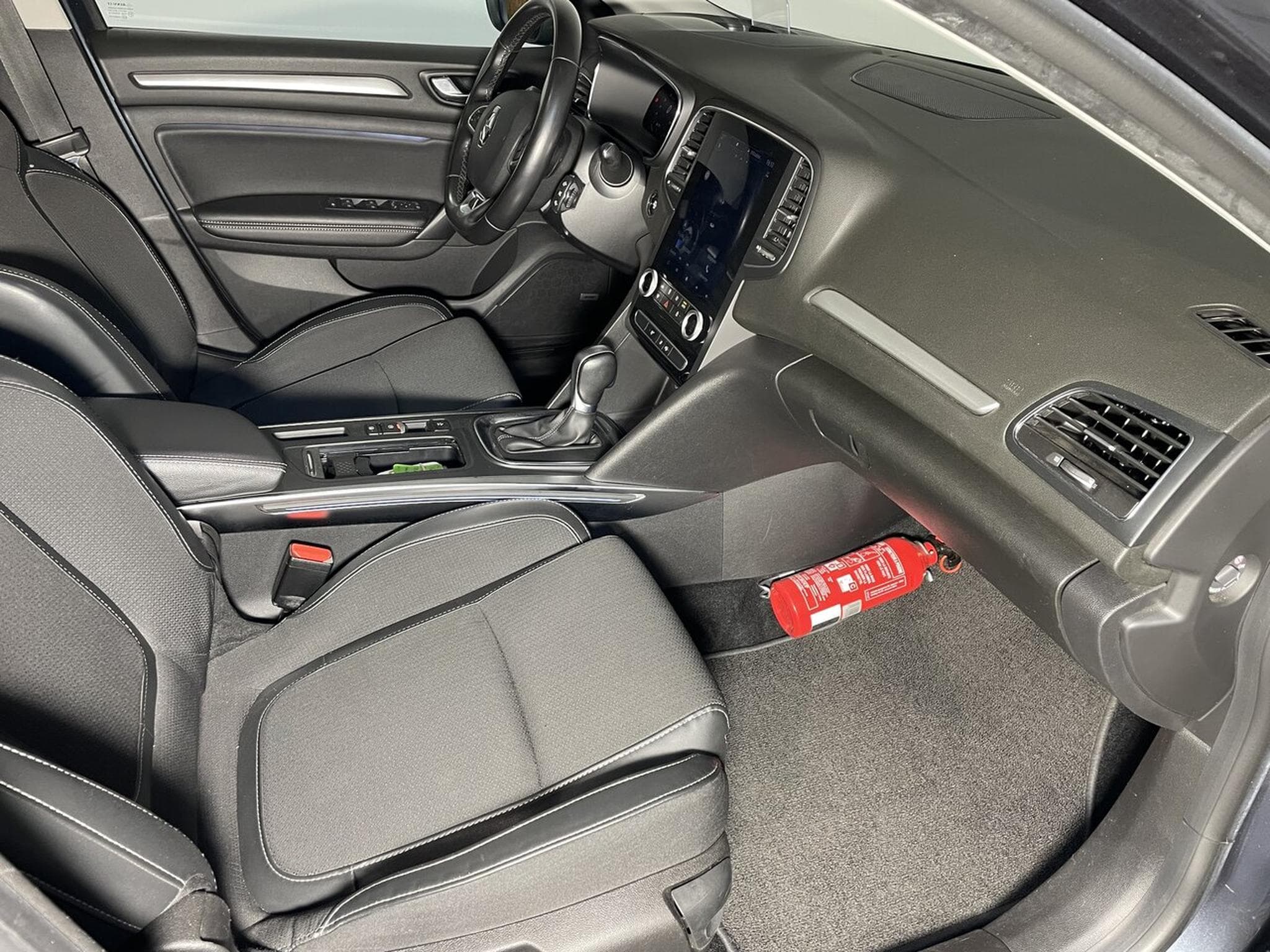 Renault Megane IV ESTATE 1.5 BlueDCI 115 EDC INTENS GPS (2021) - Photo 12