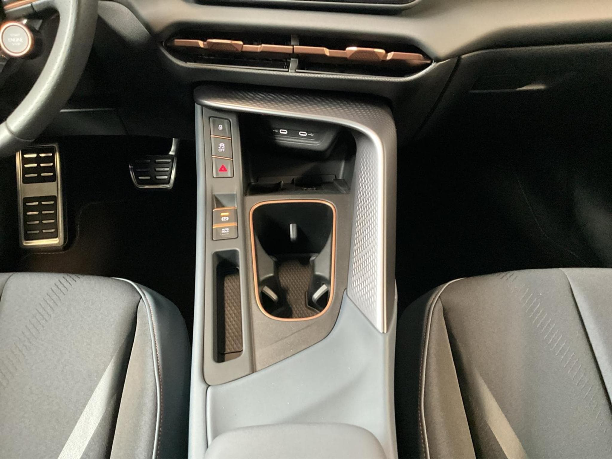 Cupra Terramar DSG+Digi.-Drive+RearView+LED (2025) - Photo 14