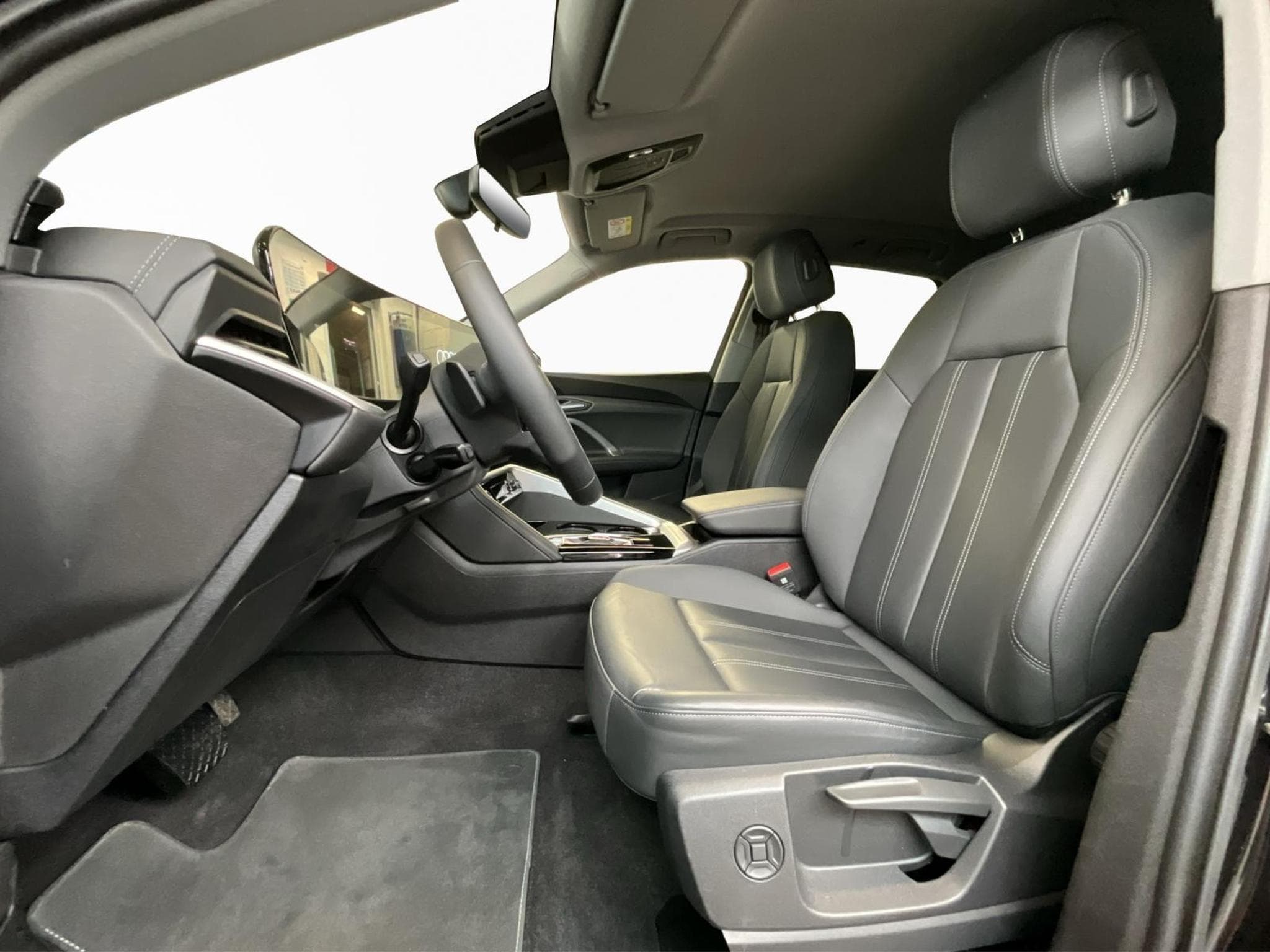 Audi Q5 TDI+Quattro+S-Tronic+P.Business+AHK (2025) - Photo 11