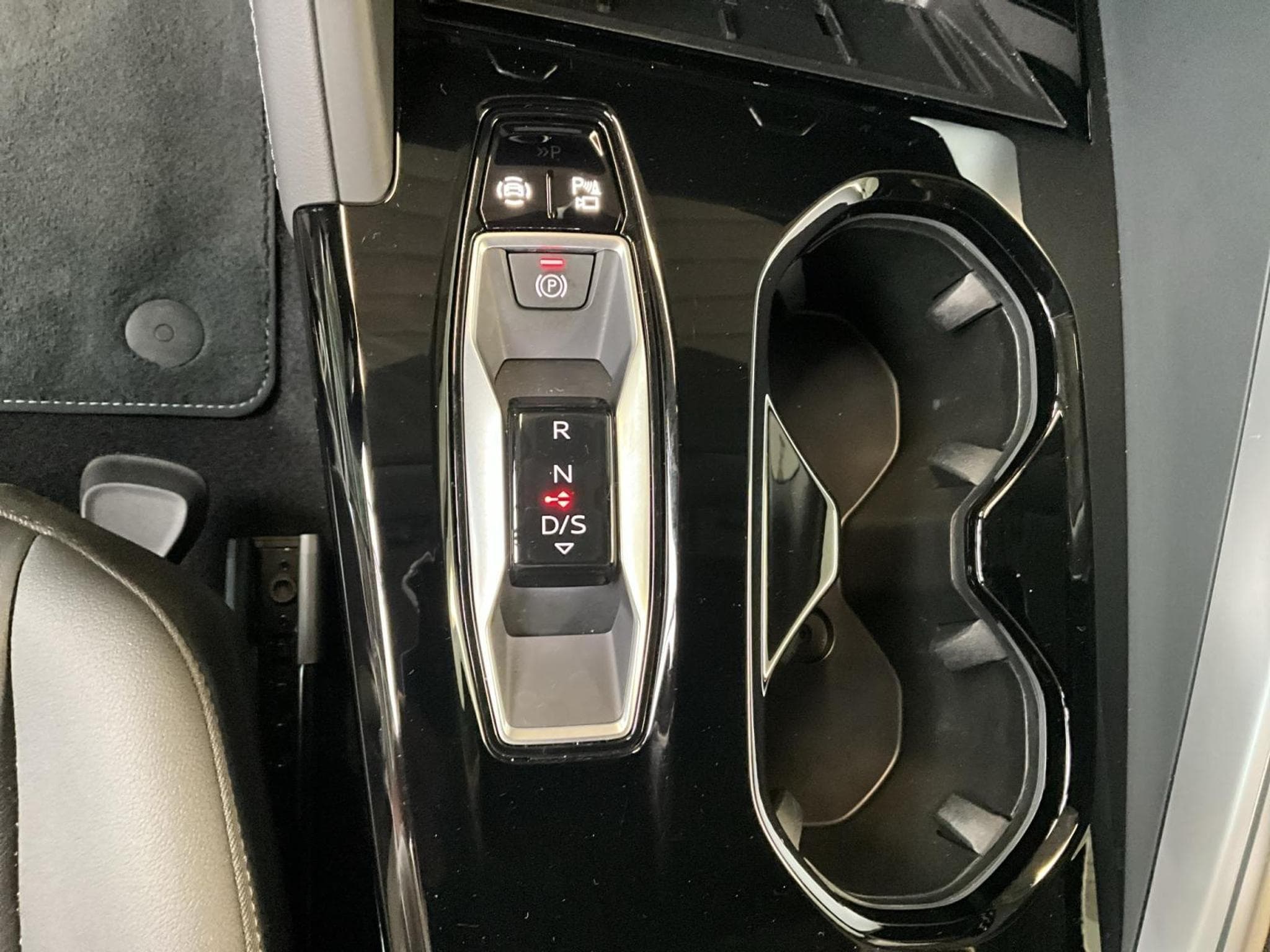 Audi Q5 TDI+Quattro+S-Tronic+P.Business+AHK (2025) - Photo 14