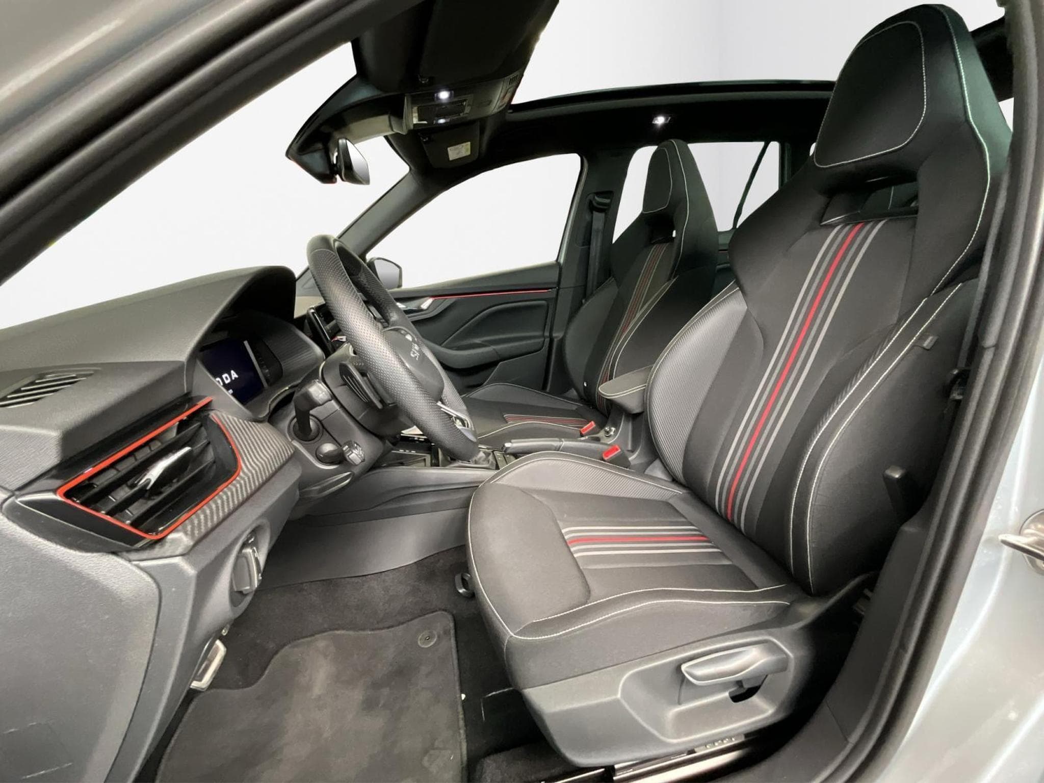 Skoda Kamiq Monte-Carlo+DSG+Led+Pano+Navi+DAB+ (2025) - Photo 11