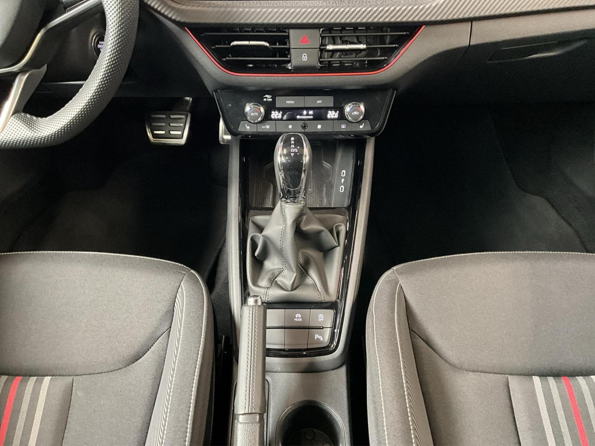 Skoda Kamiq Monte-Carlo+DSG+Led+Pano+Navi+DAB+ (2025) - Photo 14
