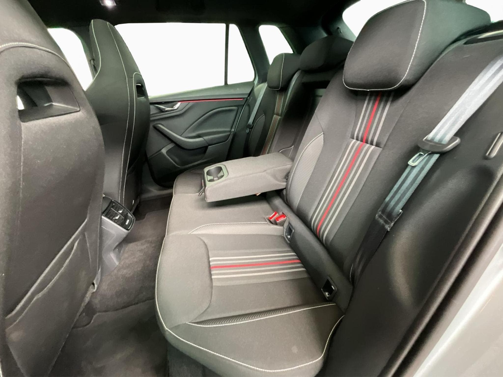 Skoda Kamiq Monte-Carlo+DSG+Led+Pano+Navi+DAB+ (2025) - Photo 18