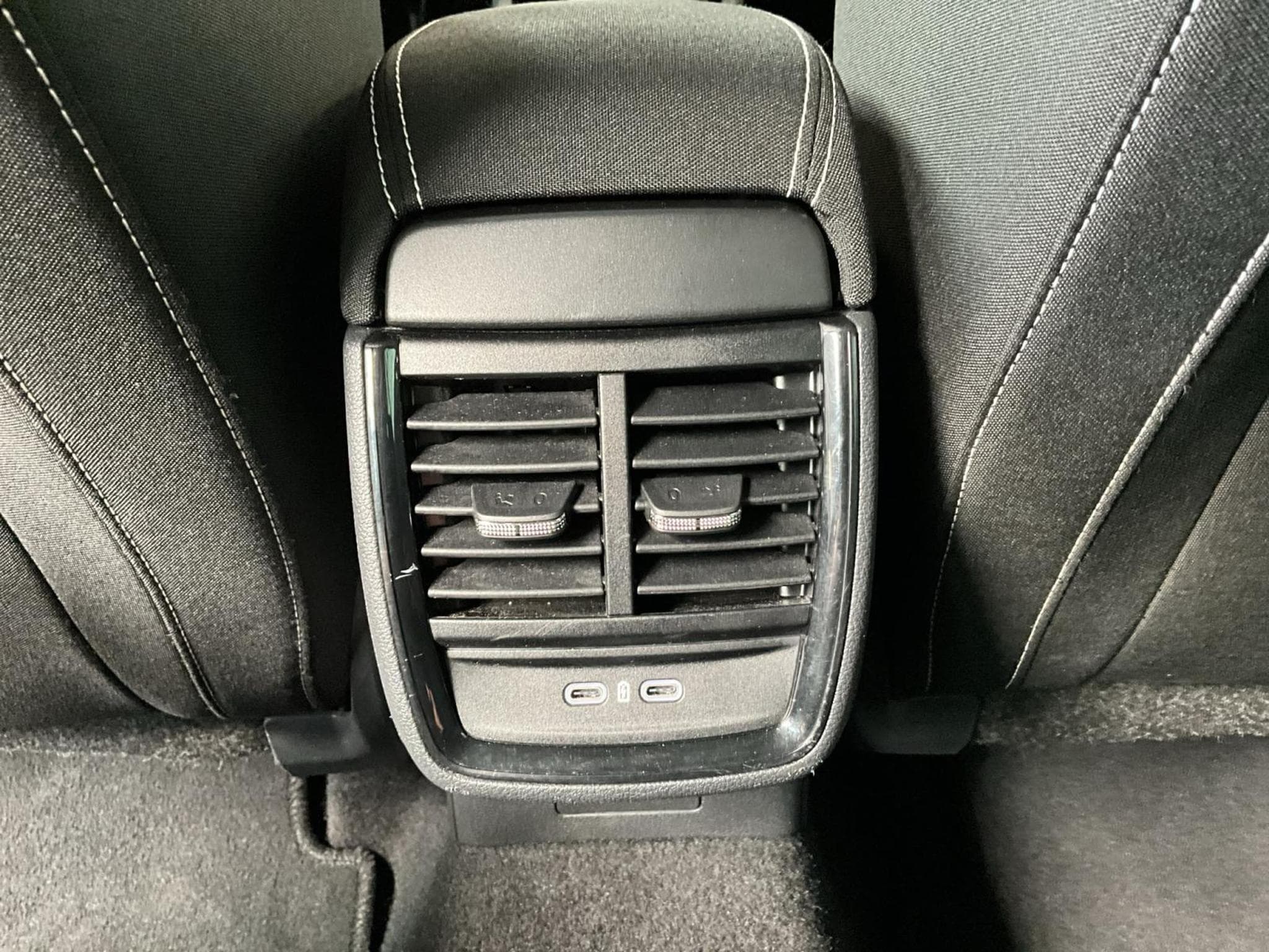 Skoda Kamiq Monte-Carlo+DSG+Led+Pano+Navi+DAB+ (2025) - Photo 19