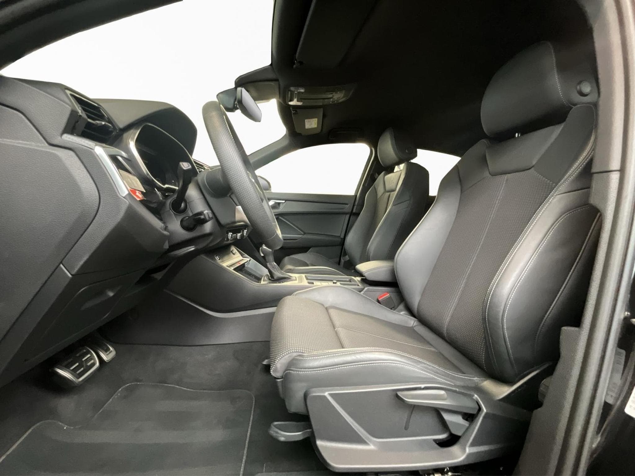 Audi Q3 SB+S-Line+35TFSI+S-Tronic+P.Premium (2025) - Photo 9