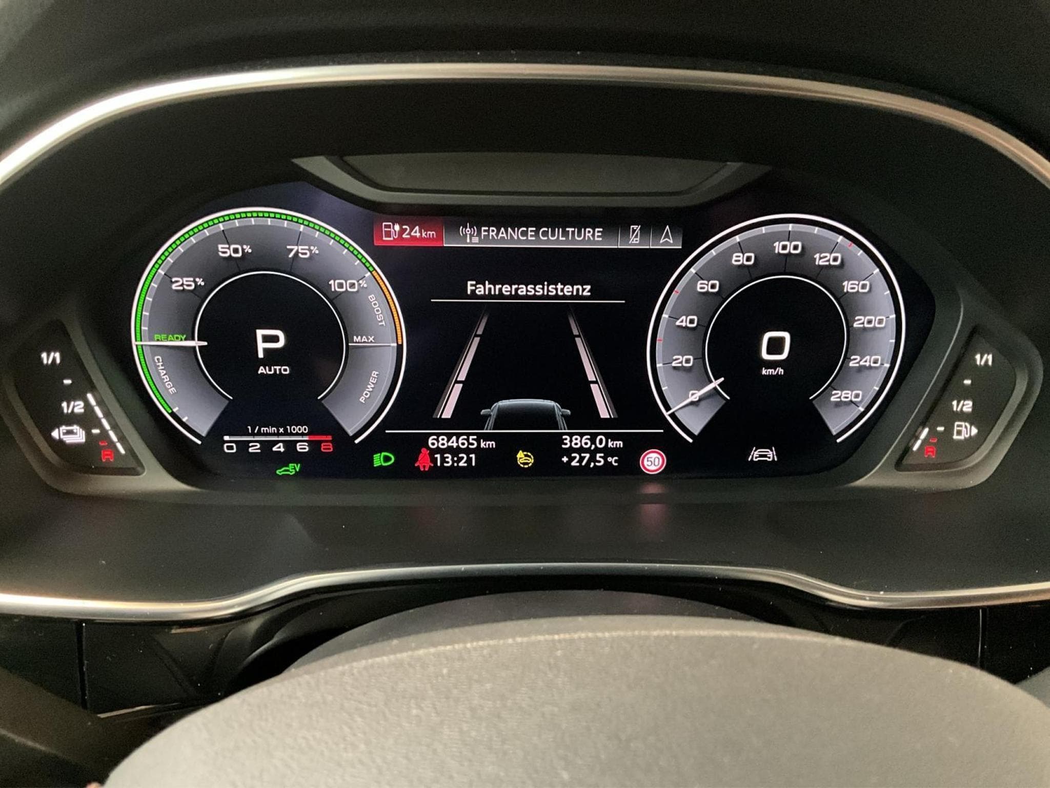Audi Q3 SB+S-Line+PHEV+45TFSI+S-Tronic+P.Premium (2021) - Photo 13