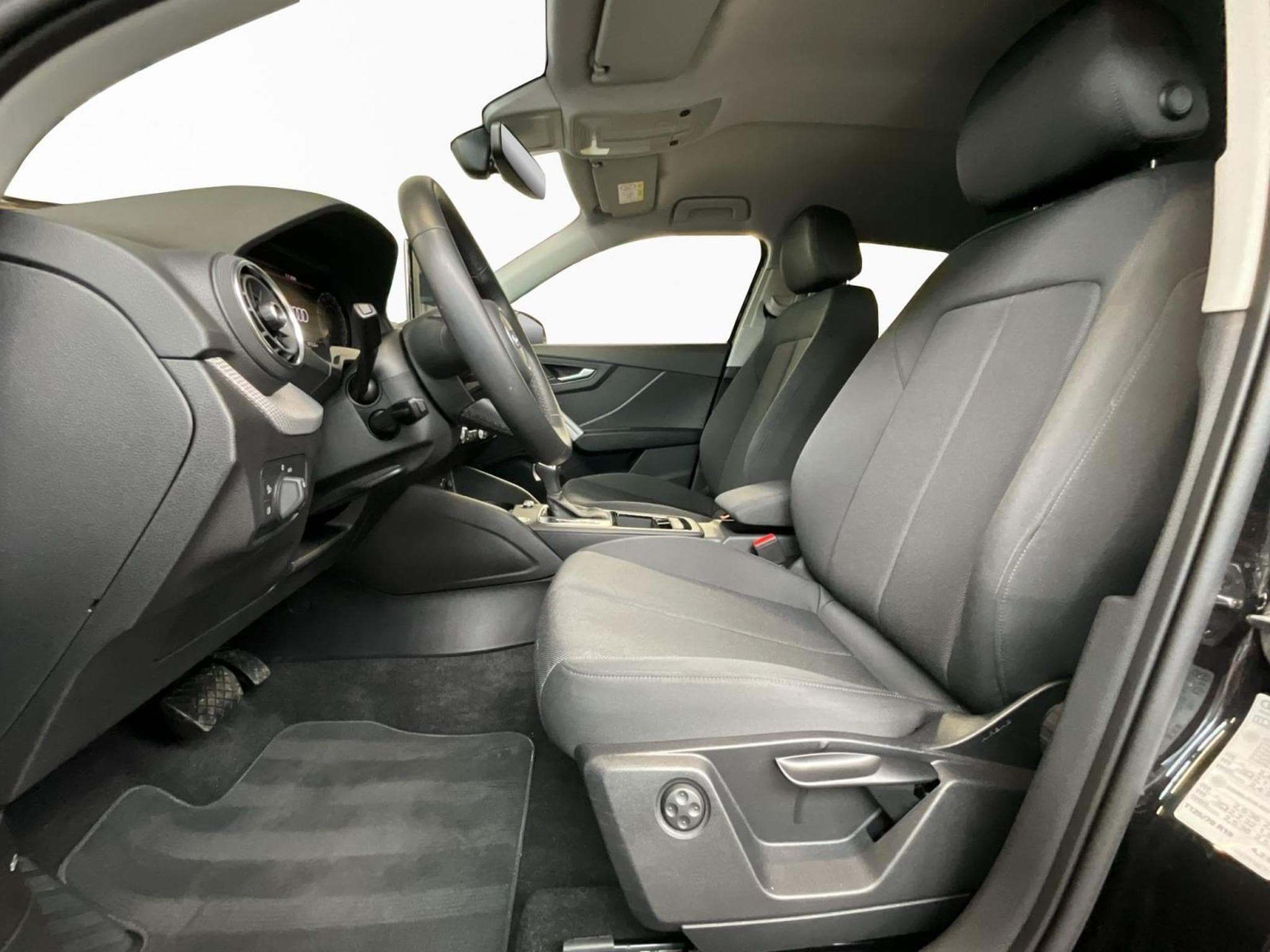 Audi Q2 Advanced+35TFSI+S-Tronic+P.Business+P.Confort+ (2025) - Photo 11