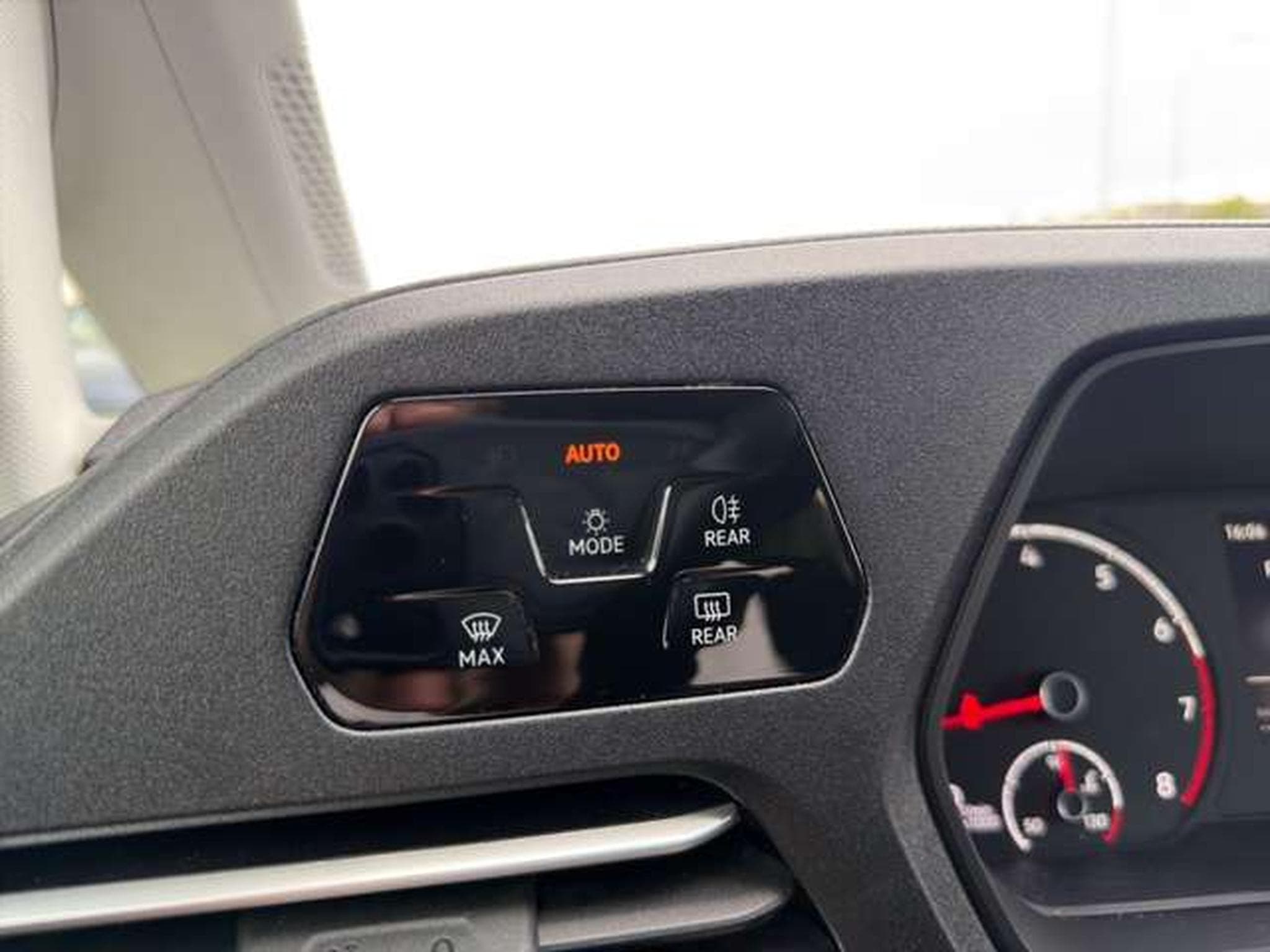 VW Caddy Life DSG/Navi/LED/SHZ/ACC/Kamera (2022) - Photo 25