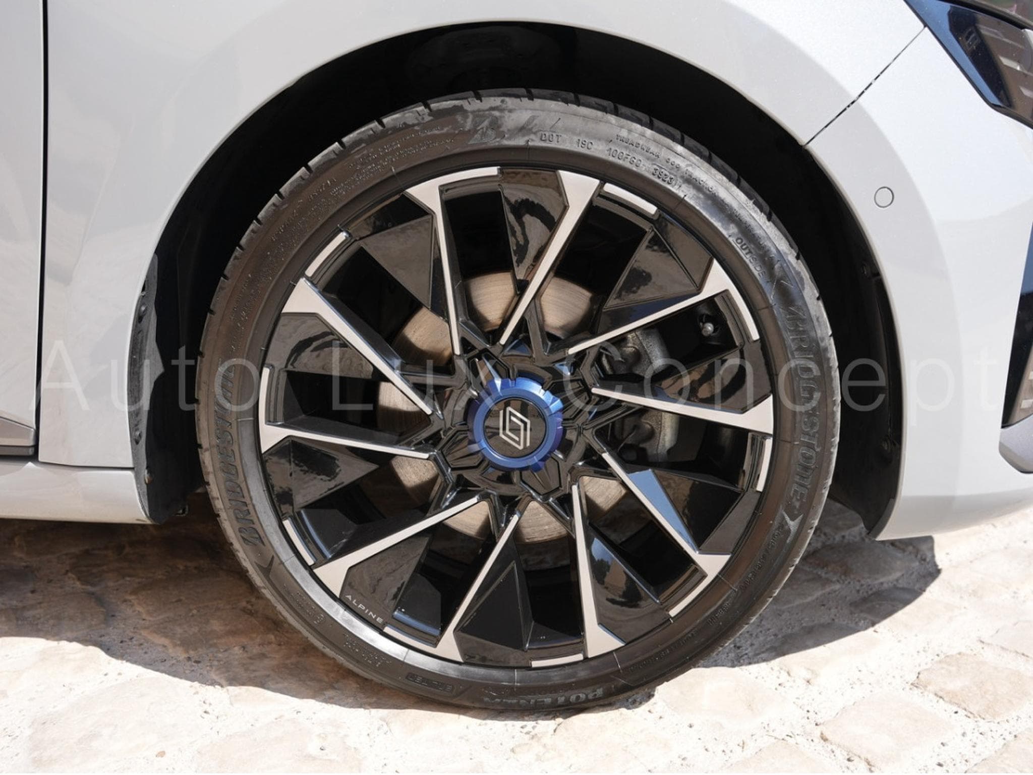 Renault Clio E-Tech Full Hybrid 145 Esprit Alpine (2024) - Photo 15