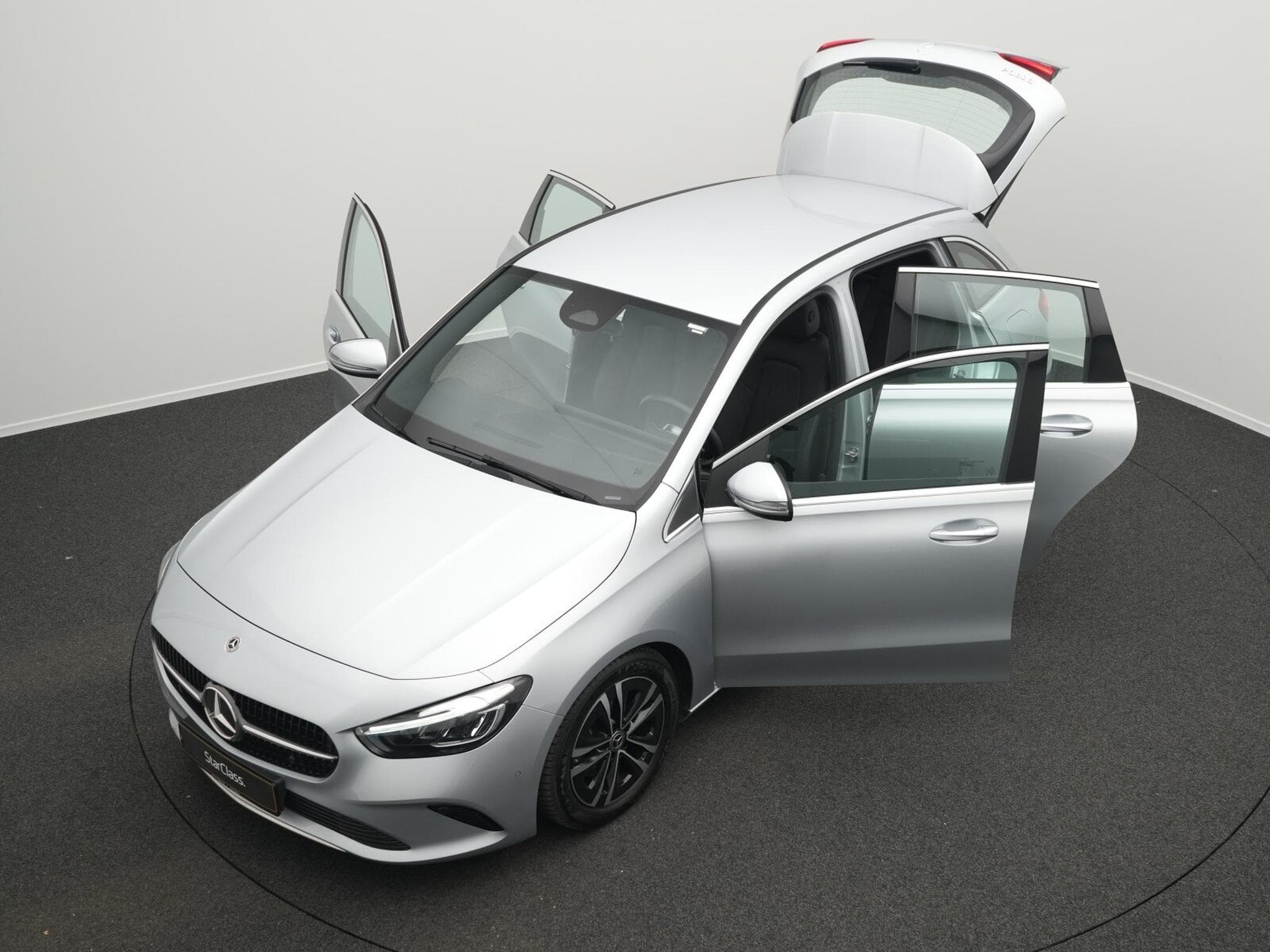 Mercedes B 180 d LED+Kamera+Apple+MBUX (2025) - Photo 12