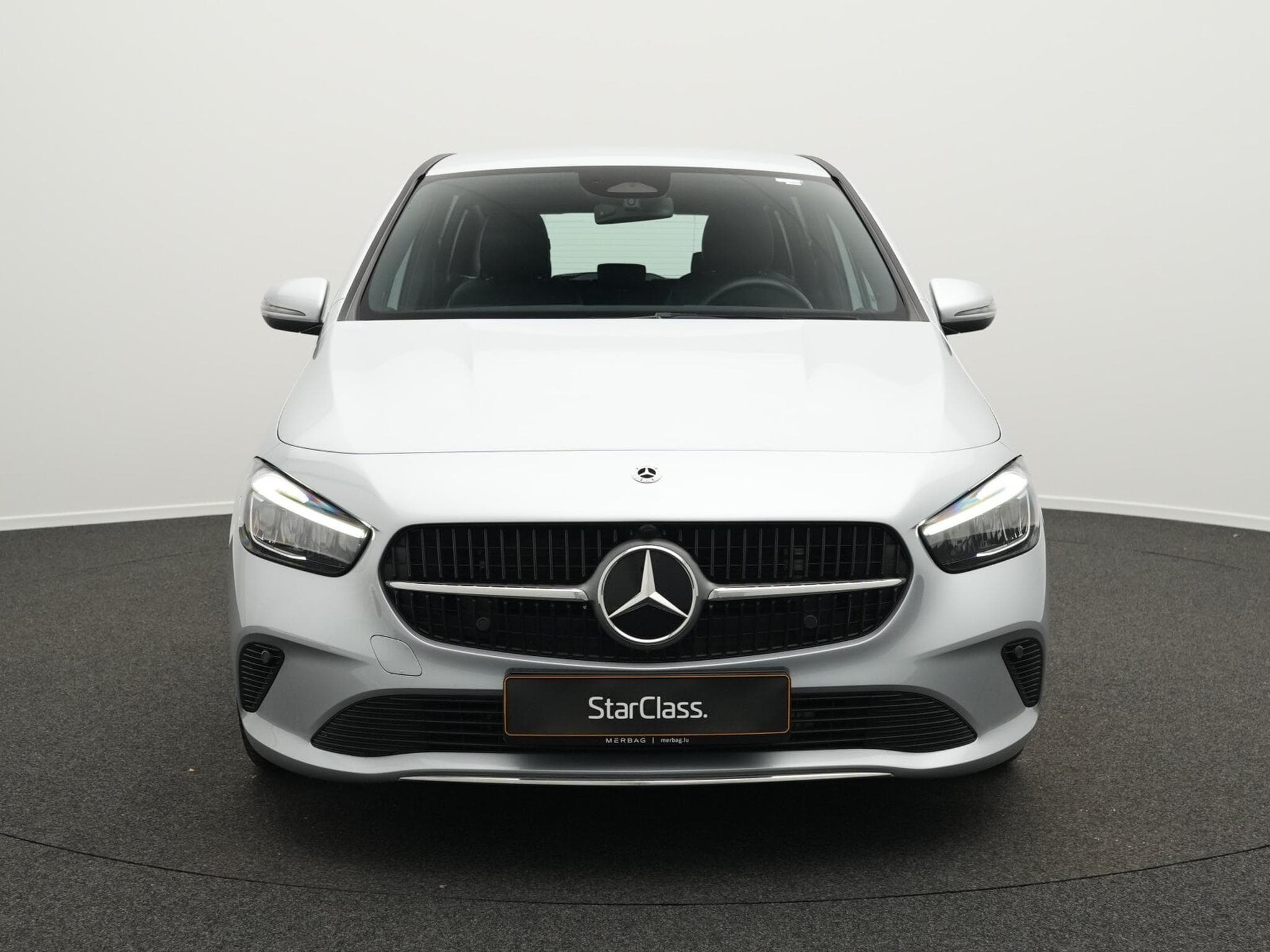 Mercedes B 180 d LED+Kamera+Apple+MBUX (2025) - Photo 2