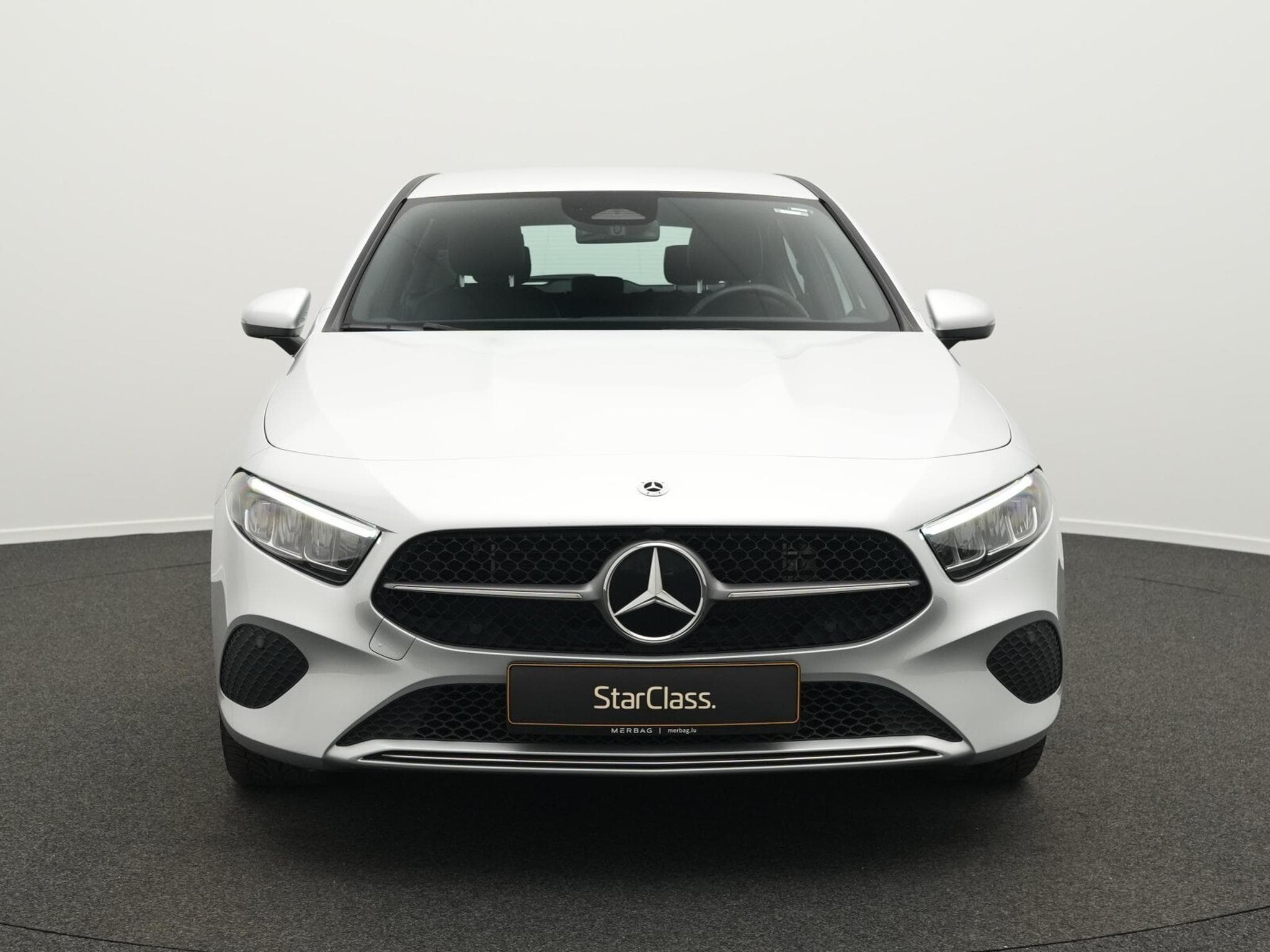 Mercedes A 250 e Kompaktlimousine LED+Kamera+MBUX+Apple (2023) - Photo 2