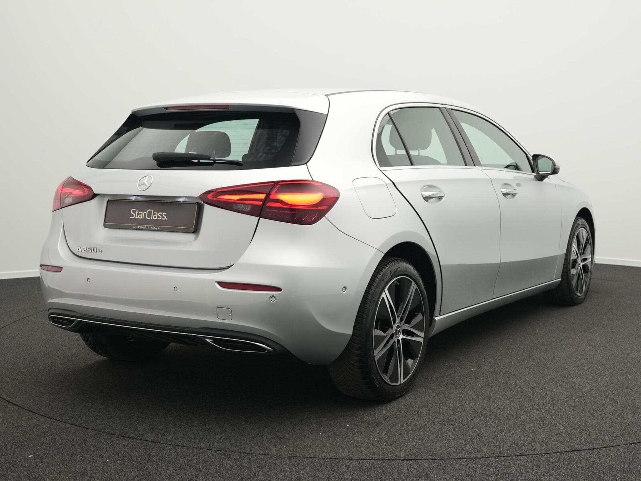 Mercedes A 250 e Kompaktlimousine LED+Kamera+MBUX+Apple (2023) - Photo 3