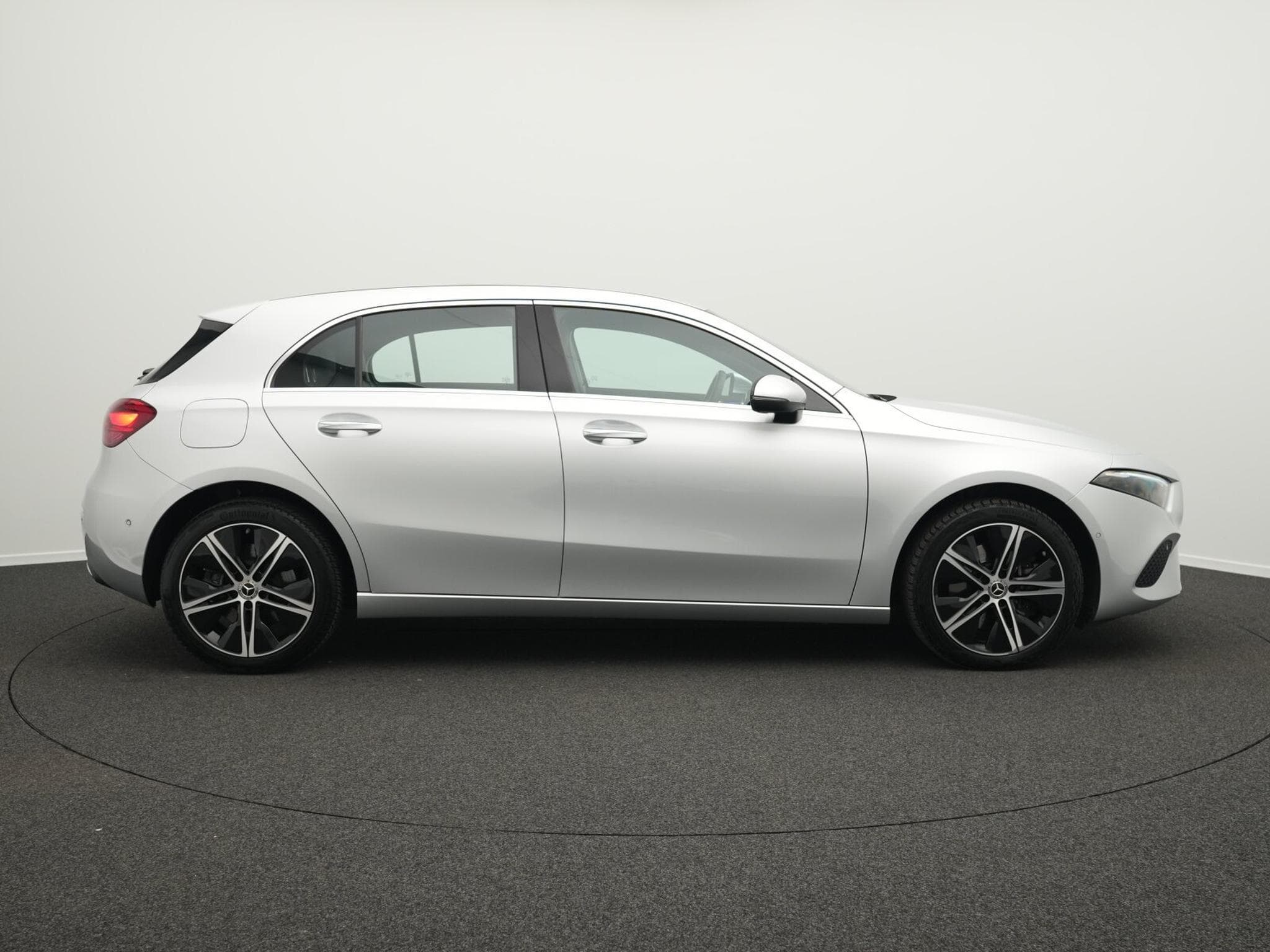 Mercedes A 250 e Kompaktlimousine LED+Kamera+MBUX+Apple (2023) - Photo 5