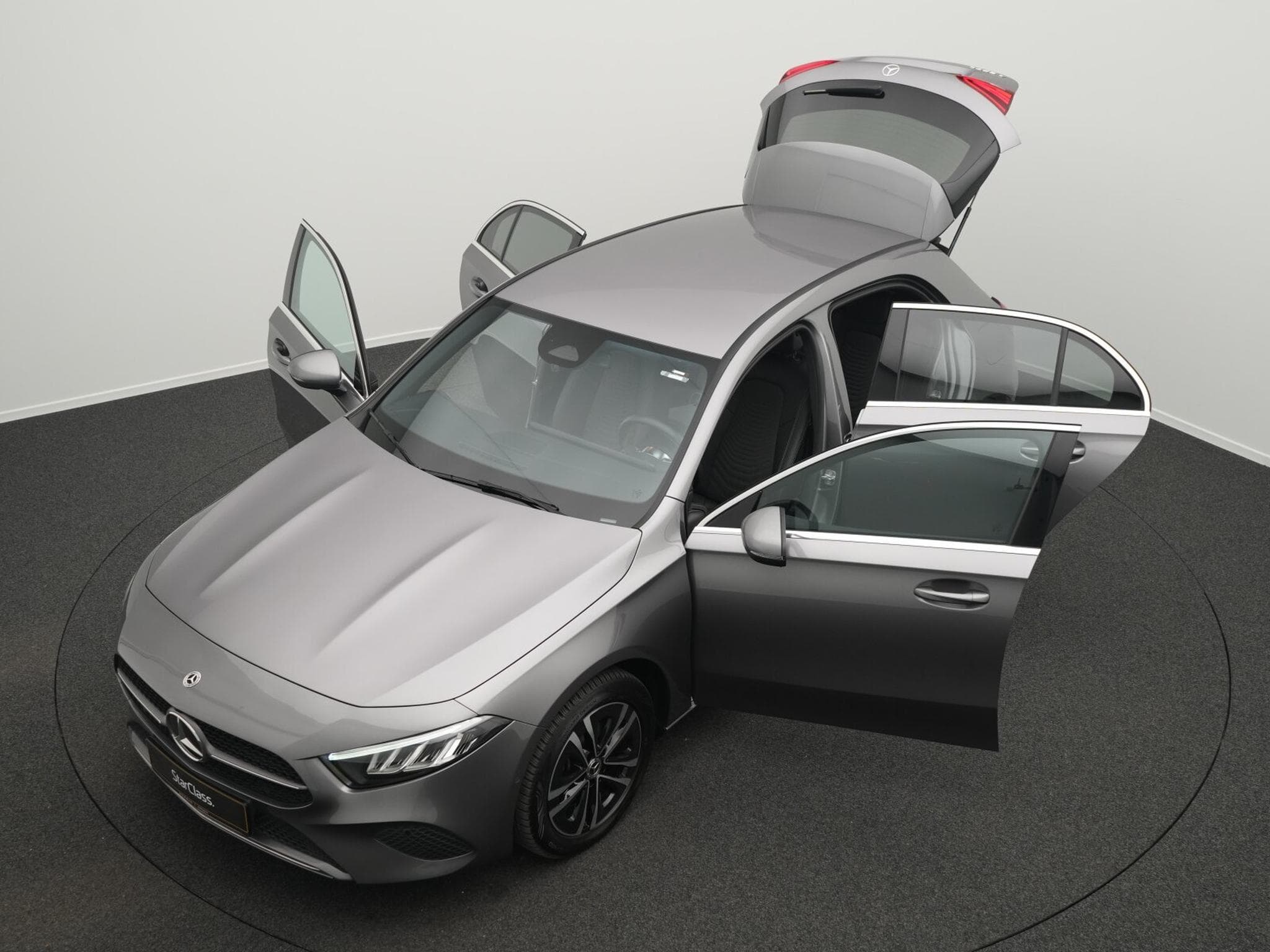 Mercedes A 250 e Kompaktlimousine LED+Kamera+MBUX (2023) - Photo 12