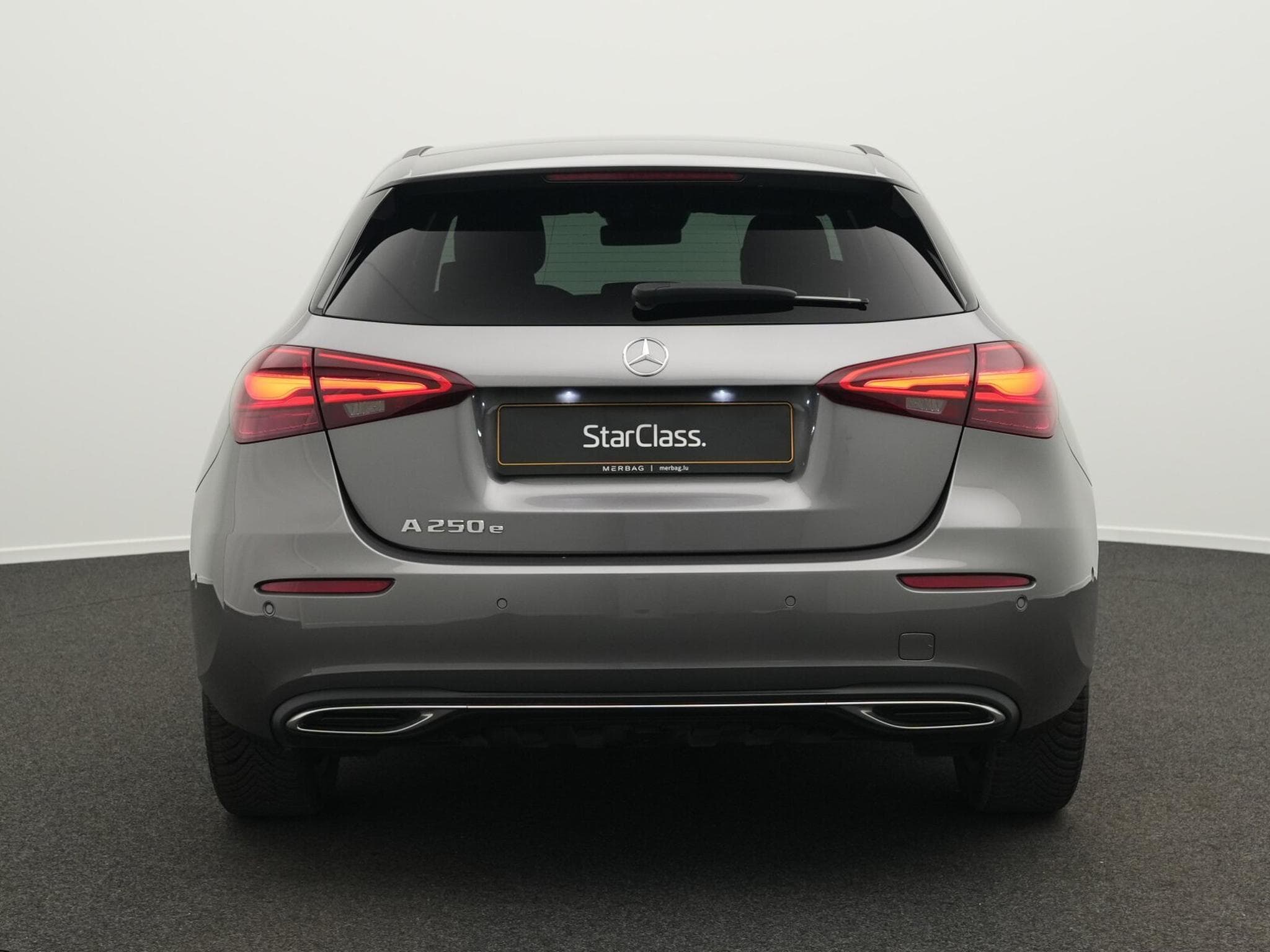 Mercedes A 250 e Kompaktlimousine LED+Kamera+MBUX (2023) - Photo 4