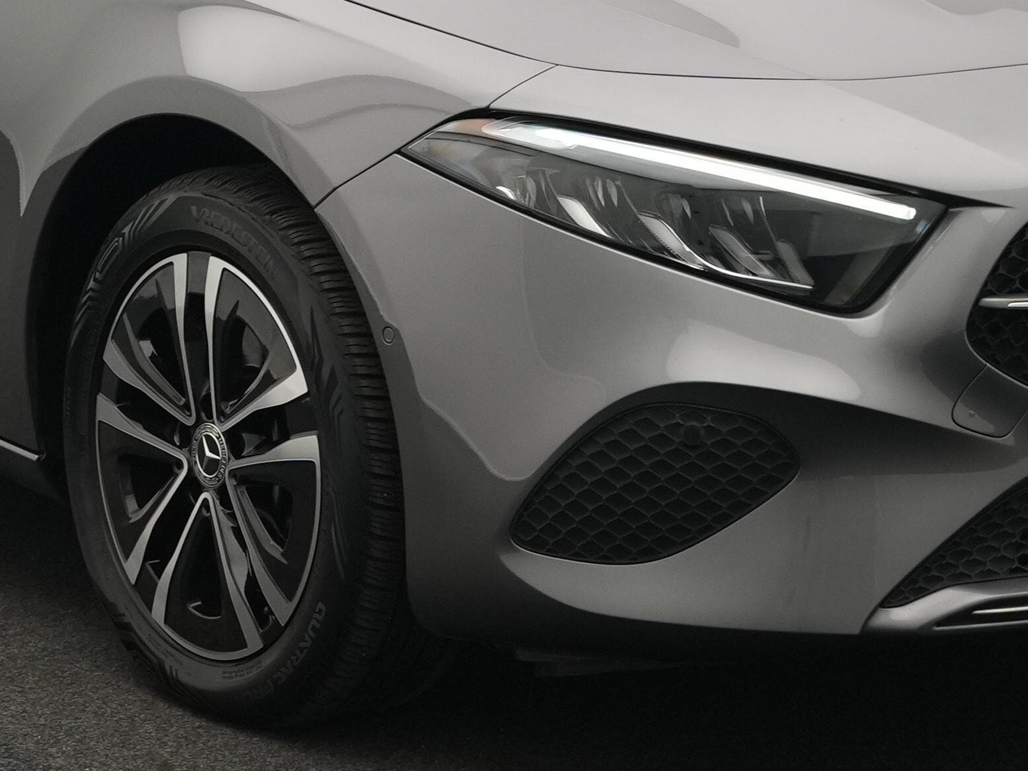 Mercedes A 250 e Kompaktlimousine LED+Kamera+MBUX (2023) - Photo 7