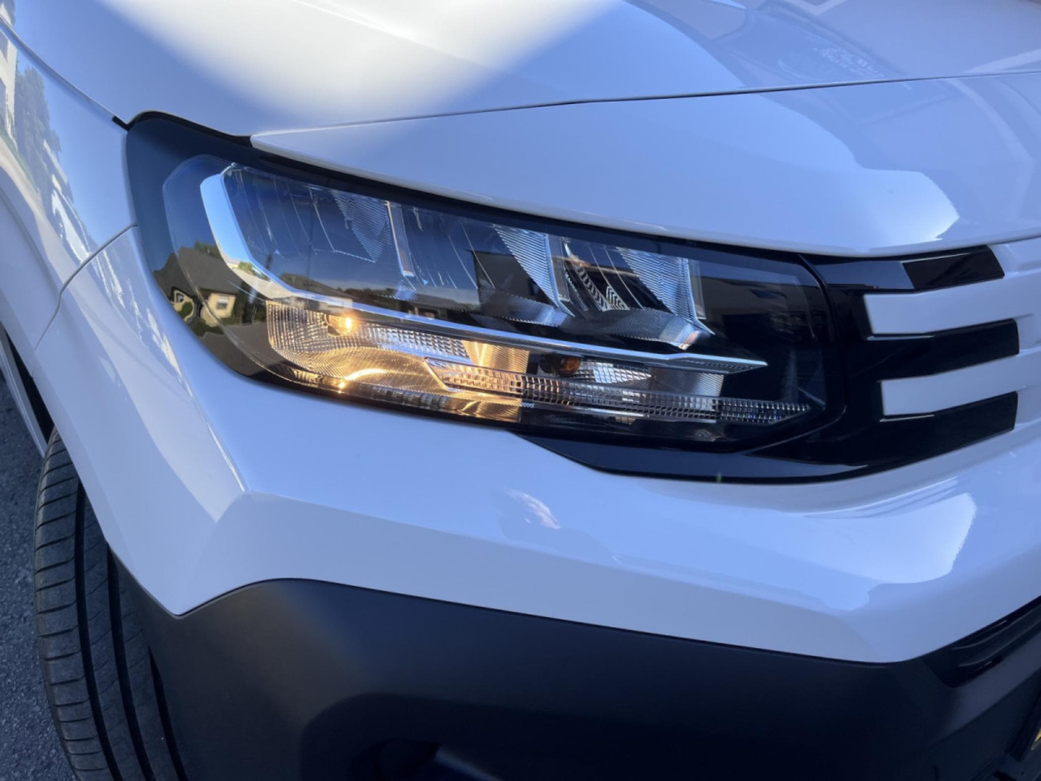 Peugeot Partner 1.5 BlueHdi 100cv Clim - PDC AR - Car Play - Tempomat (2026) - Photo 16