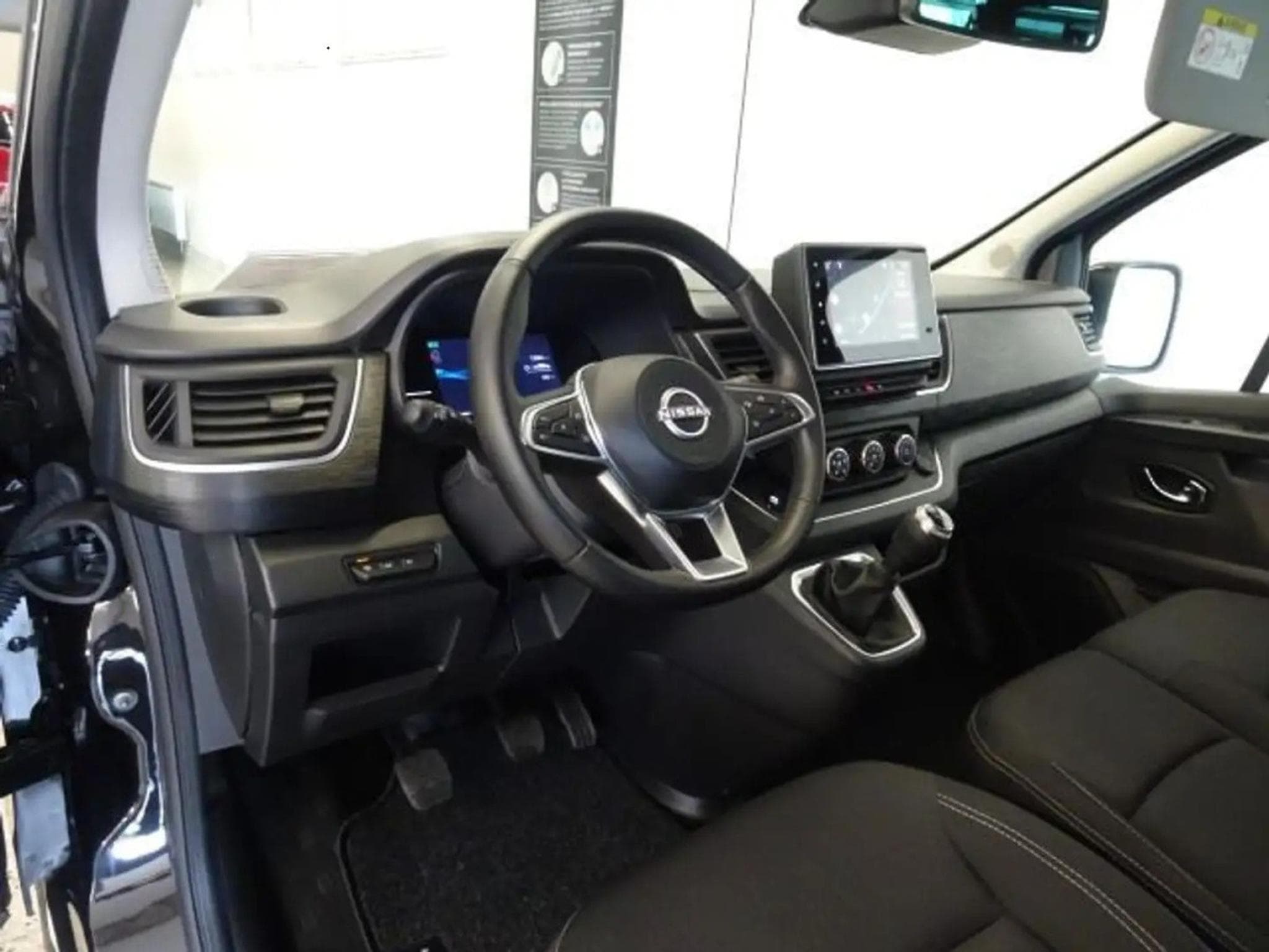 Nissan Primastar 2.0dci Tekna 110kw L2H1 3,0t Navi Camera Carplay 9 places (2025) - Photo 6