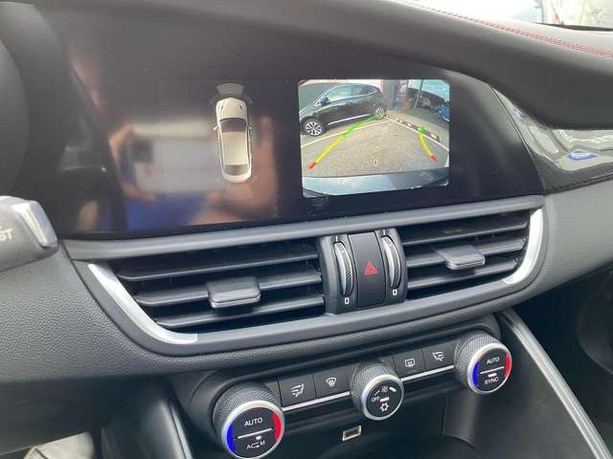Alfa-Romeo Giulia Giulia 2.9 V6 Bi-Turbo Quadrifoglio (2017) - Photo 18
