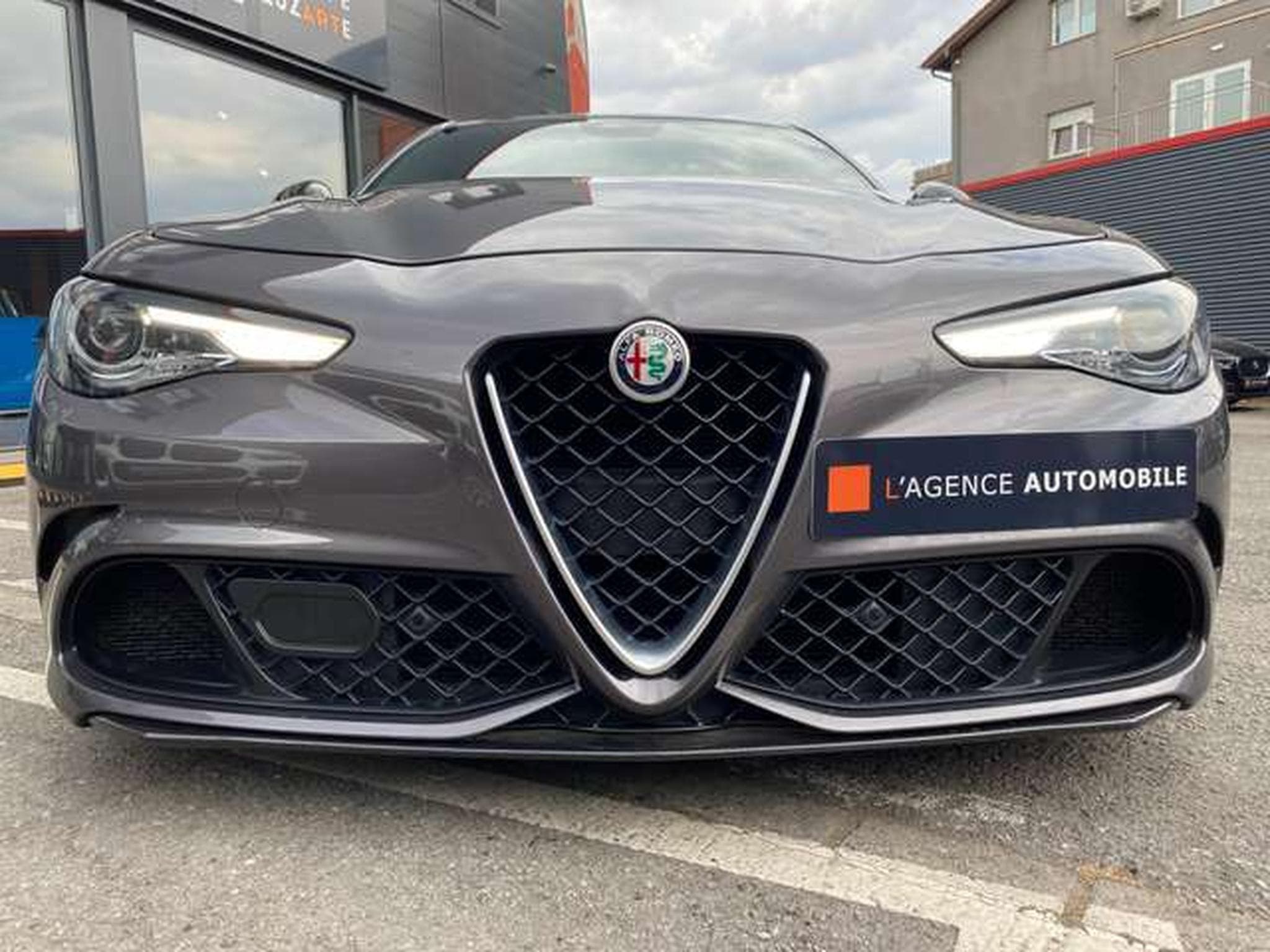 Alfa-Romeo Giulia Giulia 2.9 V6 Bi-Turbo Quadrifoglio (2017) - Photo 3