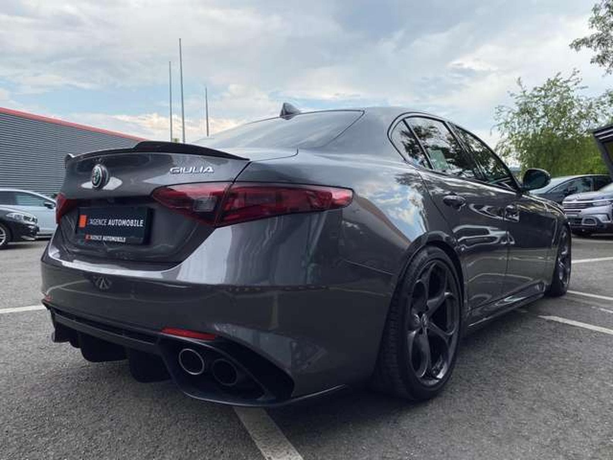 Alfa-Romeo Giulia Giulia 2.9 V6 Bi-Turbo Quadrifoglio (2017) - Photo 5