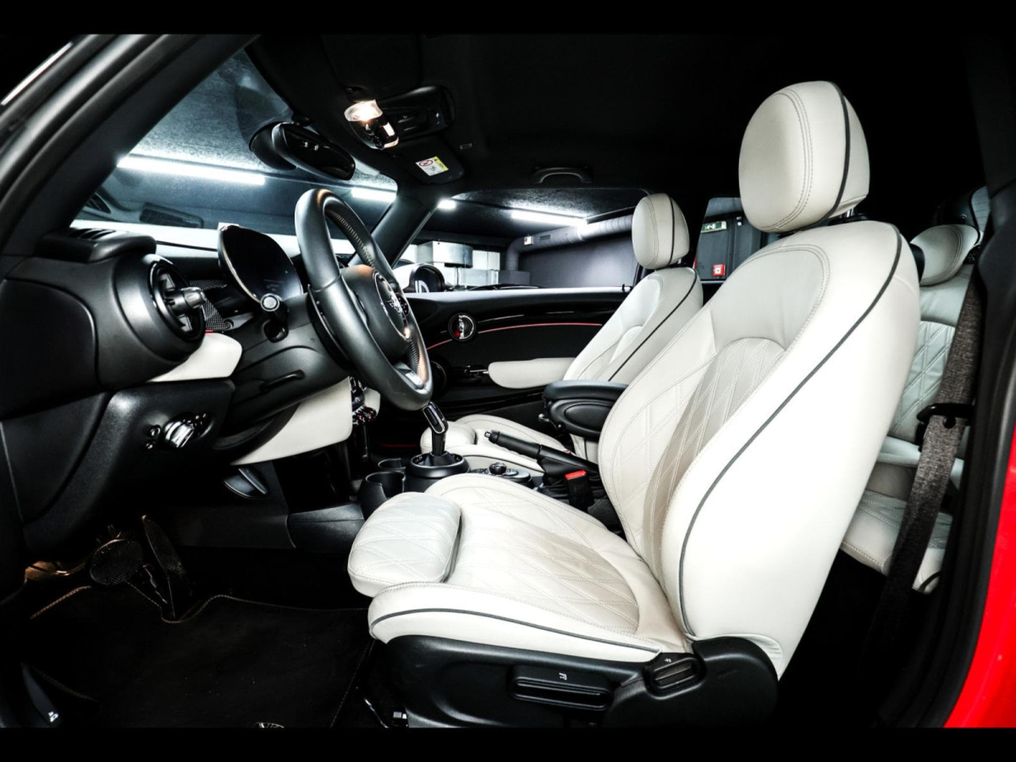 Mini Cooper S 3 PORTES YOURS TRIM – CHILI RED (2022) - Photo 12