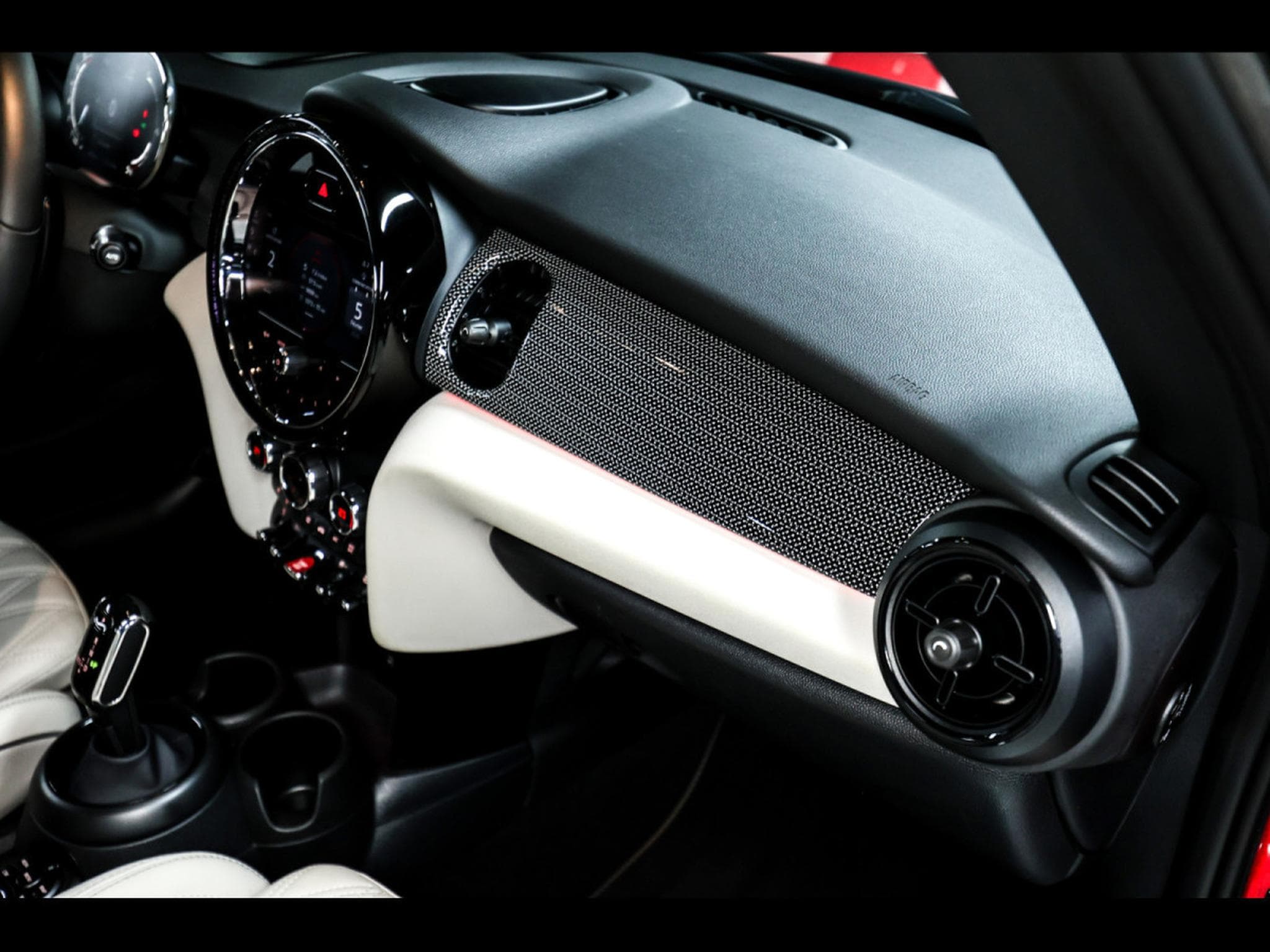 Mini Cooper S 3 PORTES YOURS TRIM – CHILI RED (2022) - Photo 19