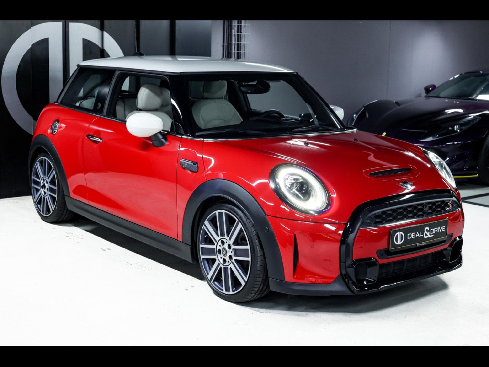 Mini Cooper S 3 PORTES YOURS TRIM – CHILI RED (2022) - Photo 6